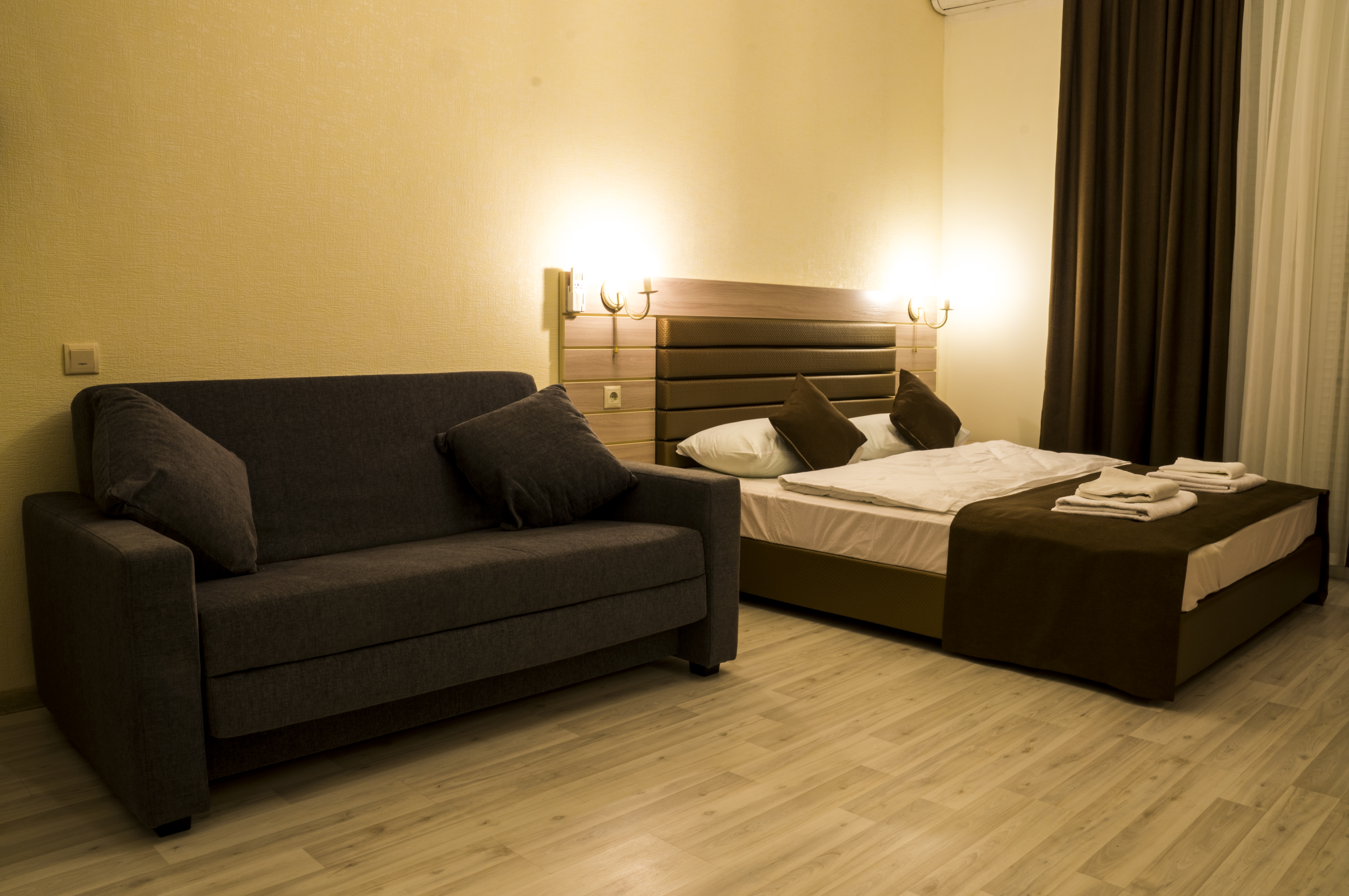 City Life Hotel