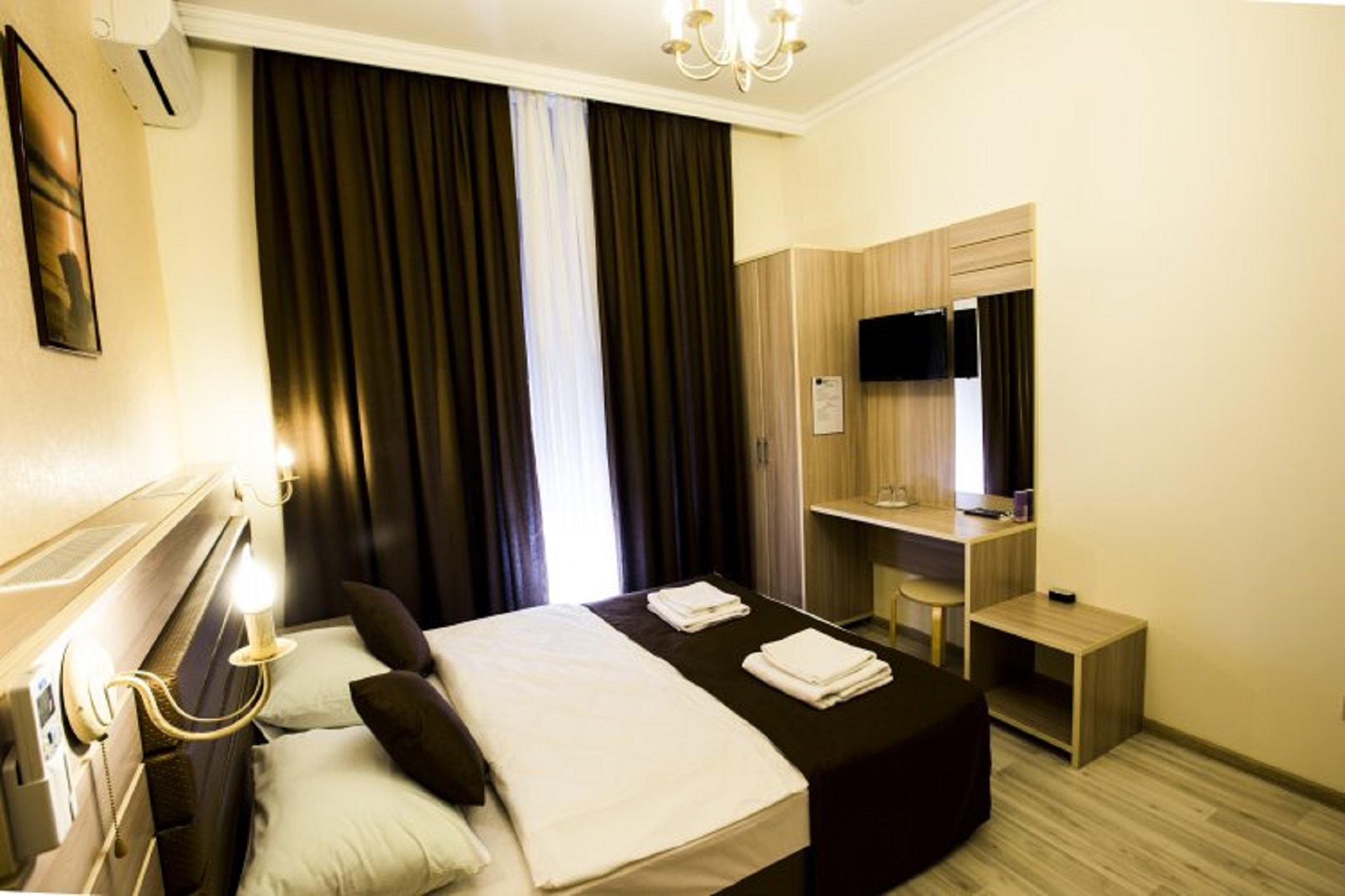 City Life Hotel