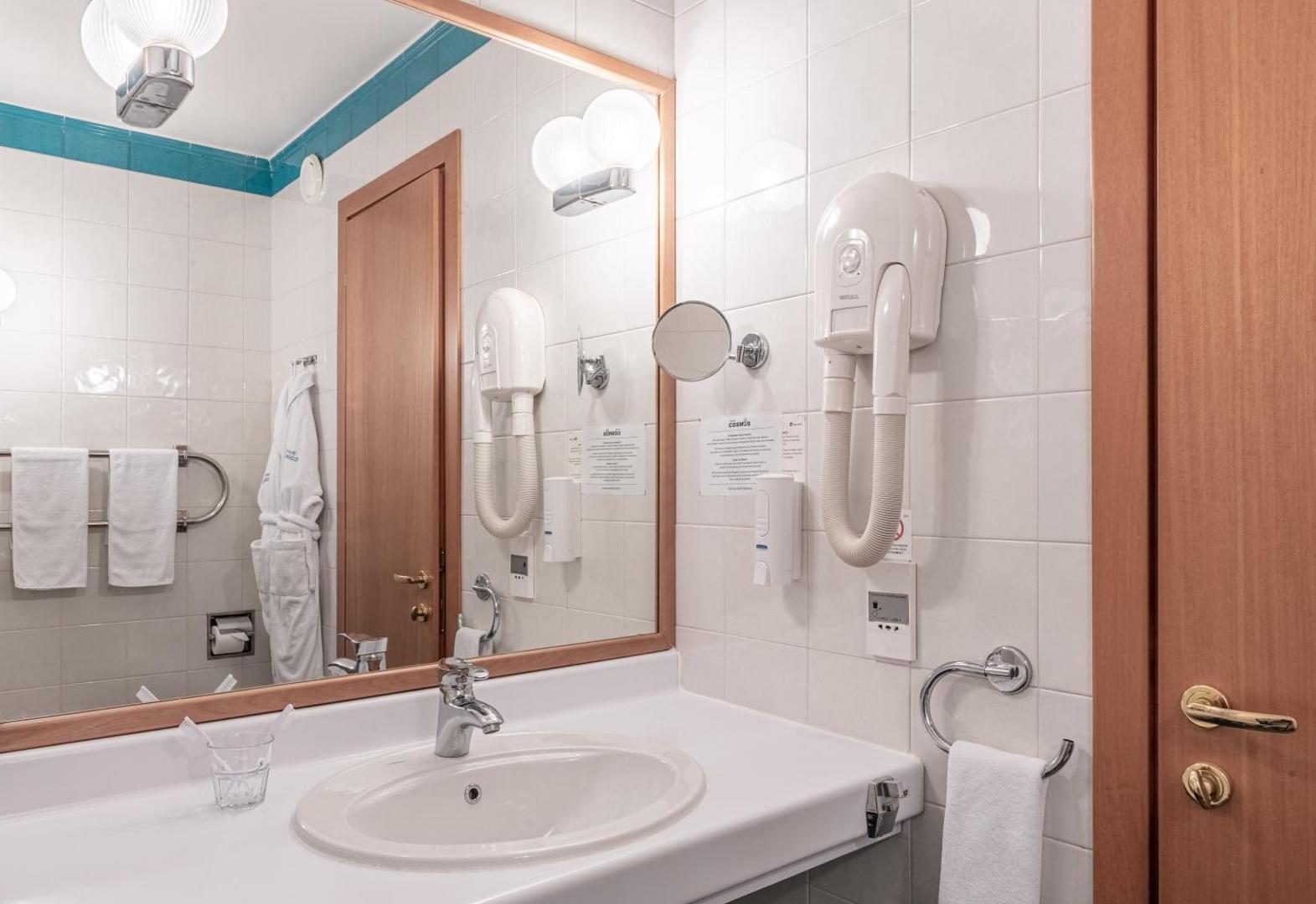 Cosmos Moscow VDNH Hotel