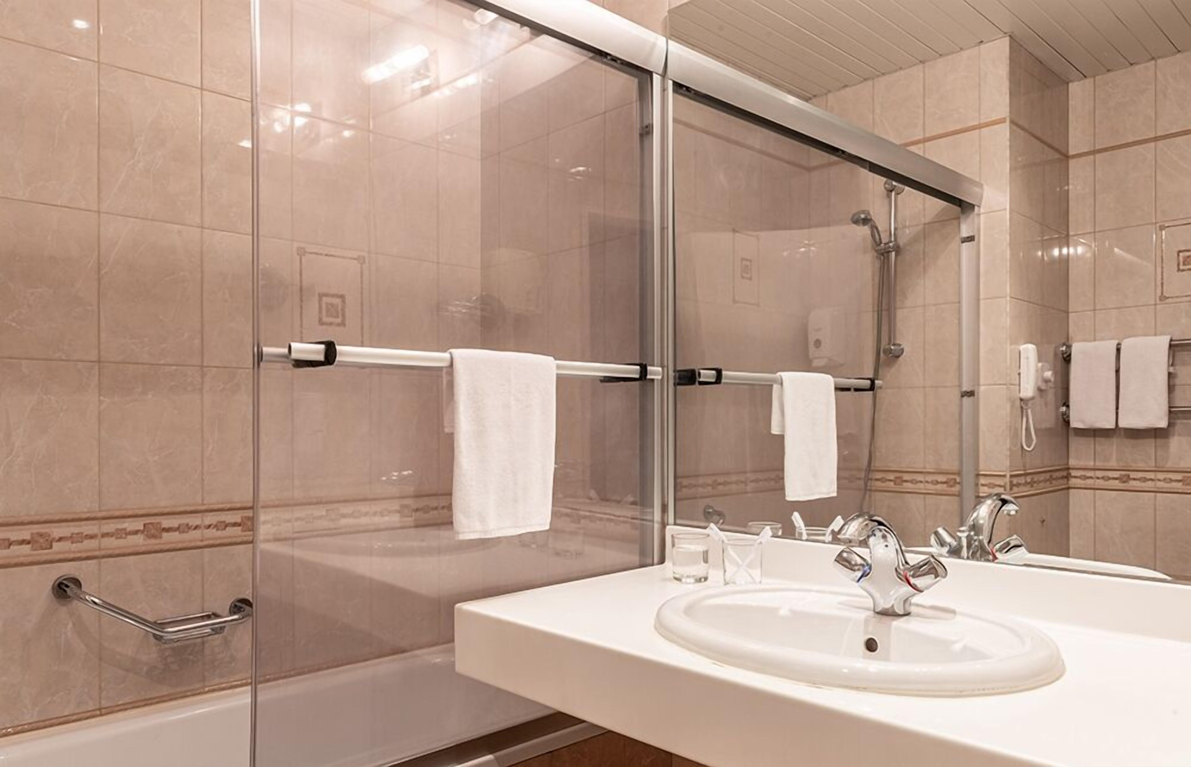 Cosmos Moscow VDNH Hotel