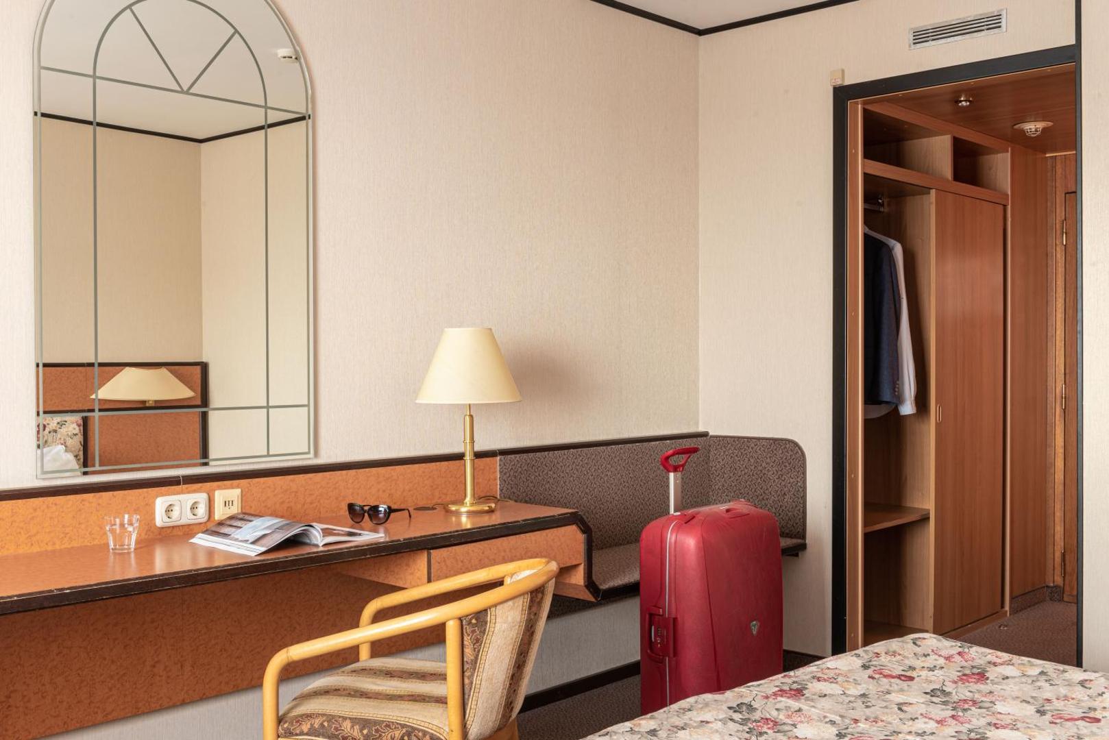 Cosmos Moscow VDNH Hotel