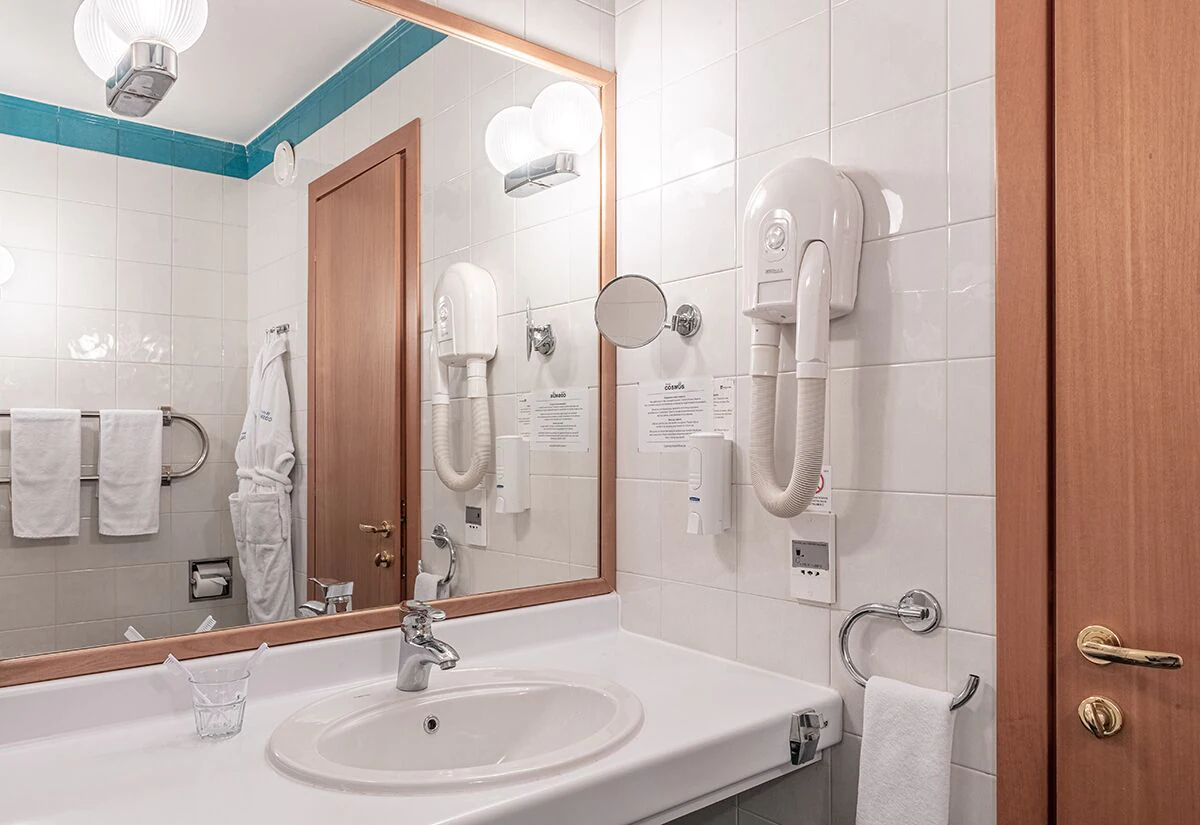 Cosmos Moscow VDNH Hotel