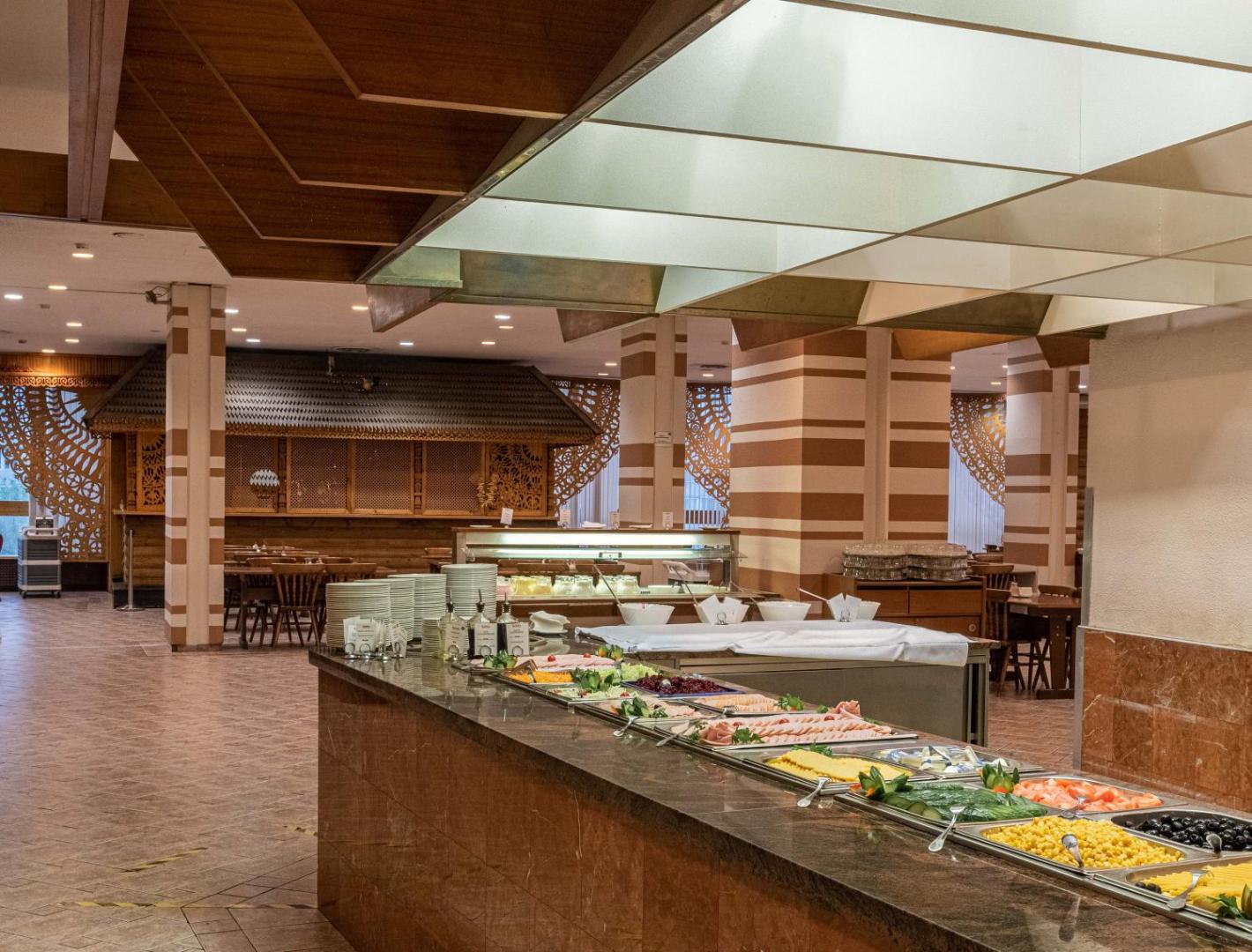 Cosmos Moscow VDNH Hotel