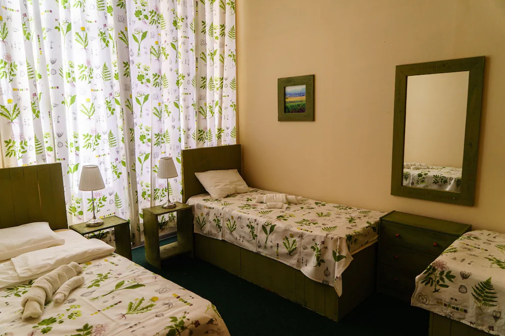 Croissant Bakery and Hotel