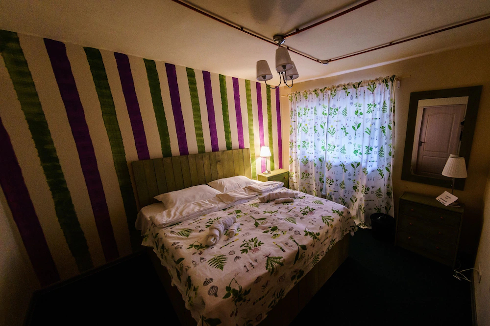 Croissant Bakery and Hotel