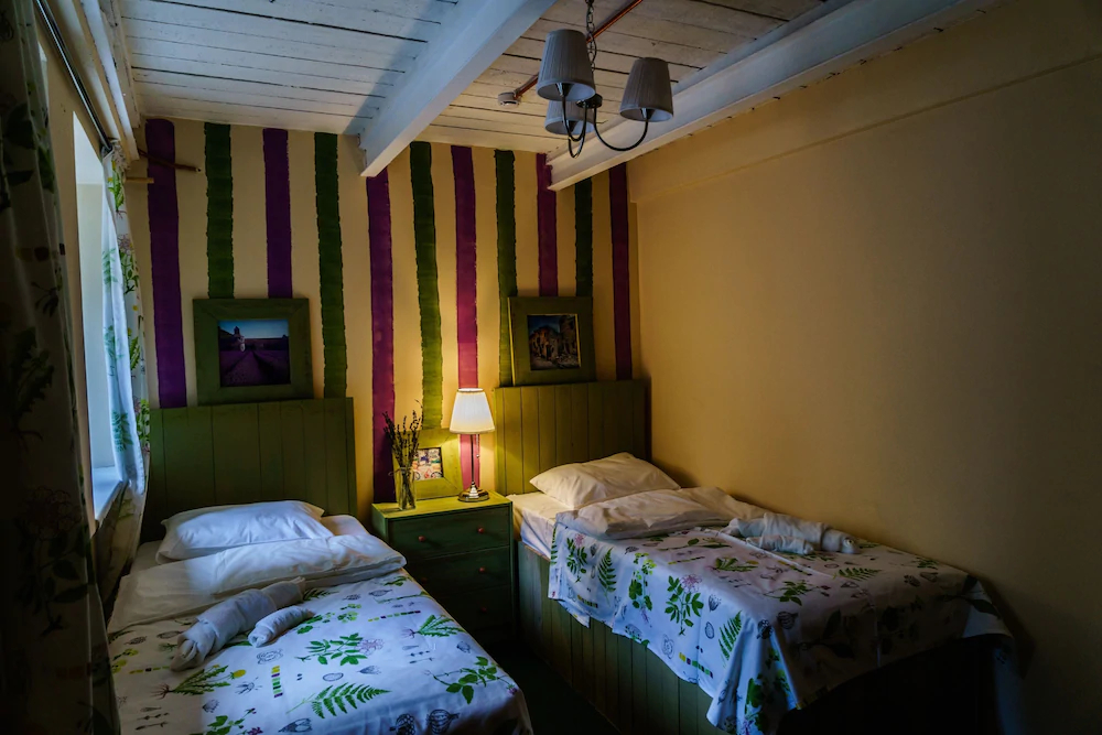 Croissant Bakery and Hotel