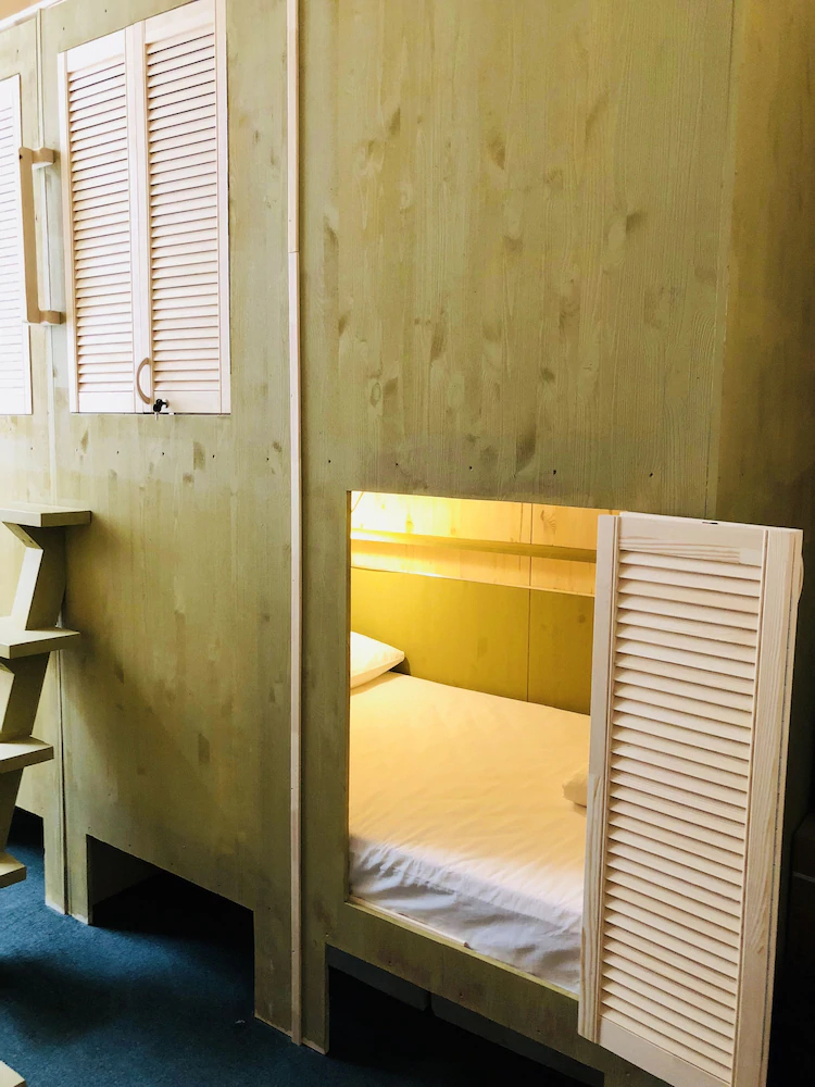 Croissant Bakery and Hotel