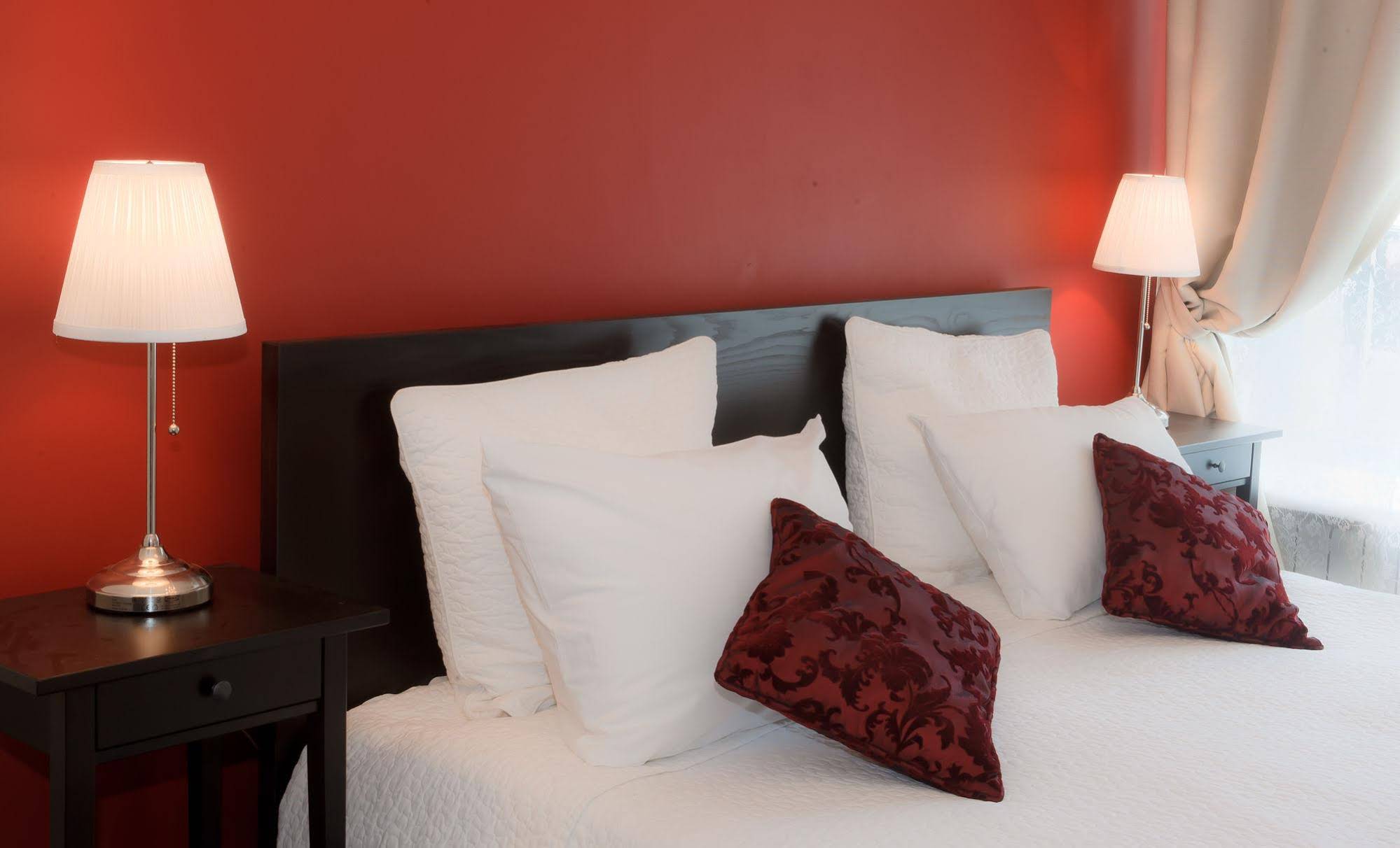 Crossroads Hotel