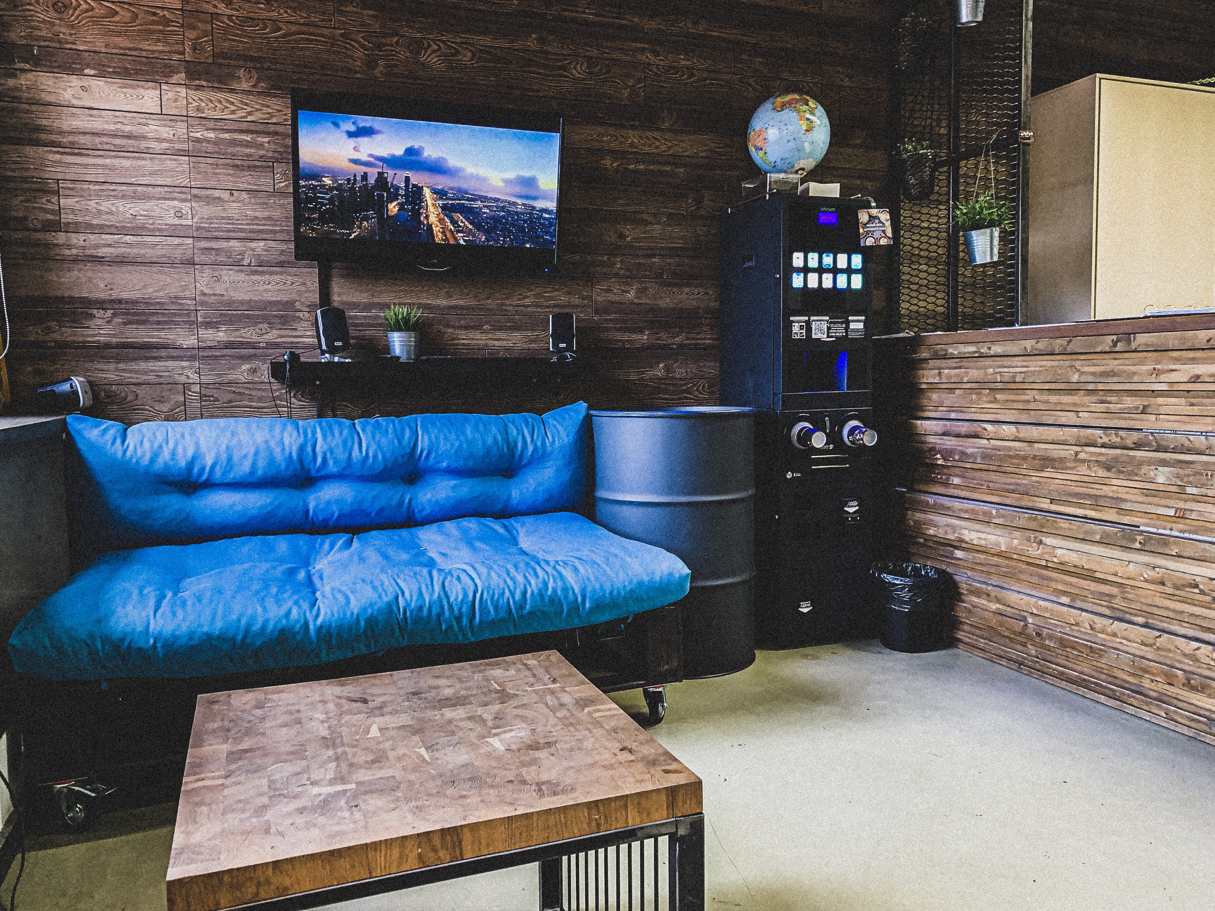 Derevo Coworking Hostel
