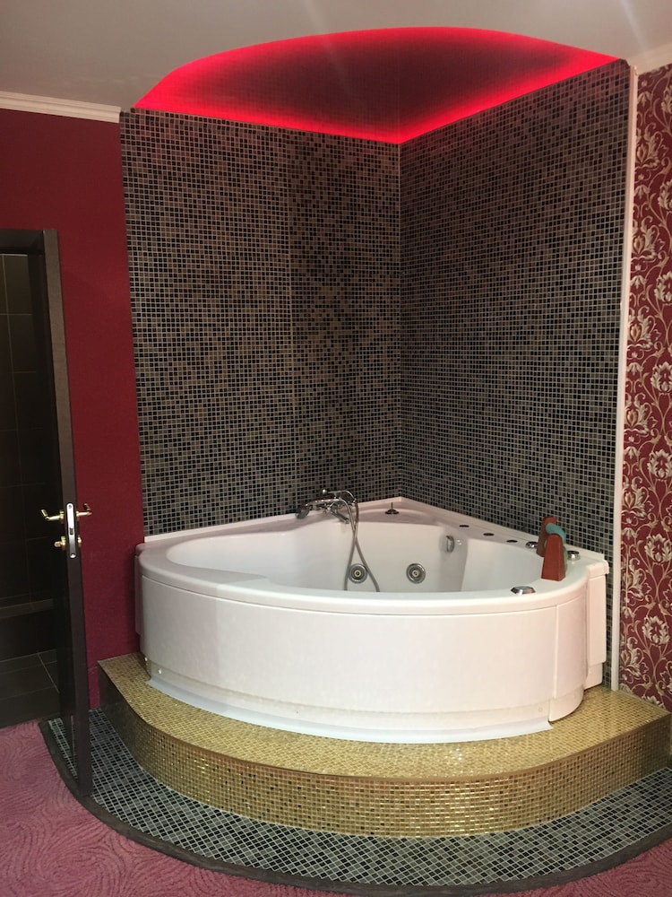 Erzi Club Hotel