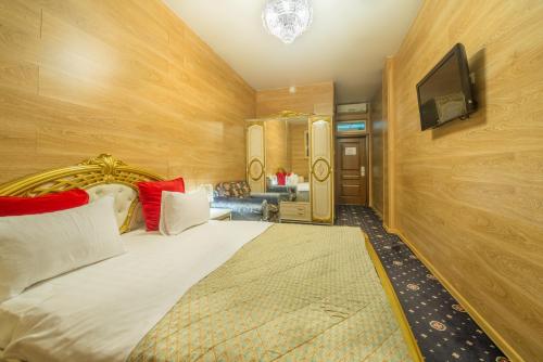 Gallery Grand Hotel