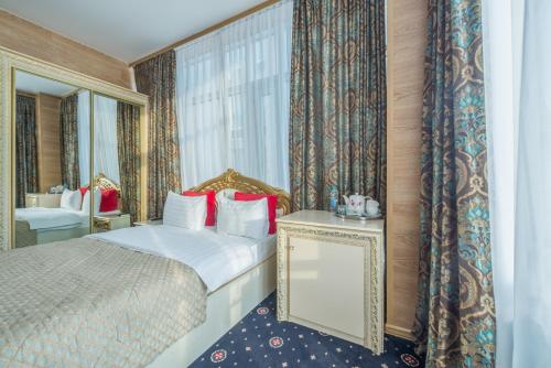 Gallery Grand Hotel