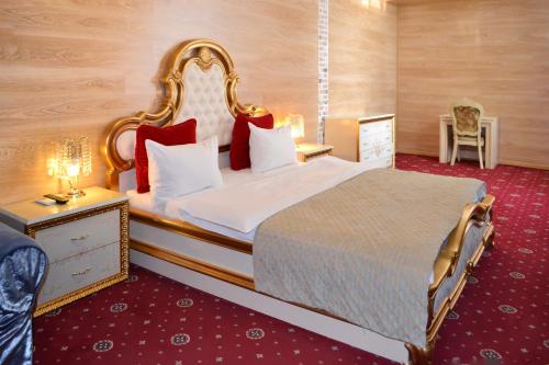 Gallery Grand Hotel