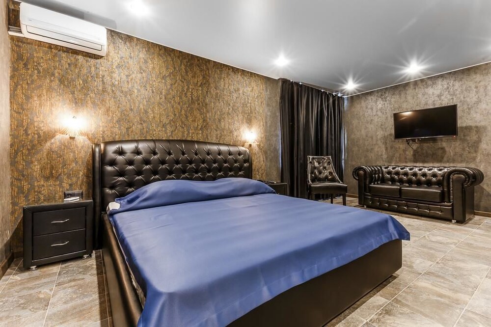 Grey Hotel