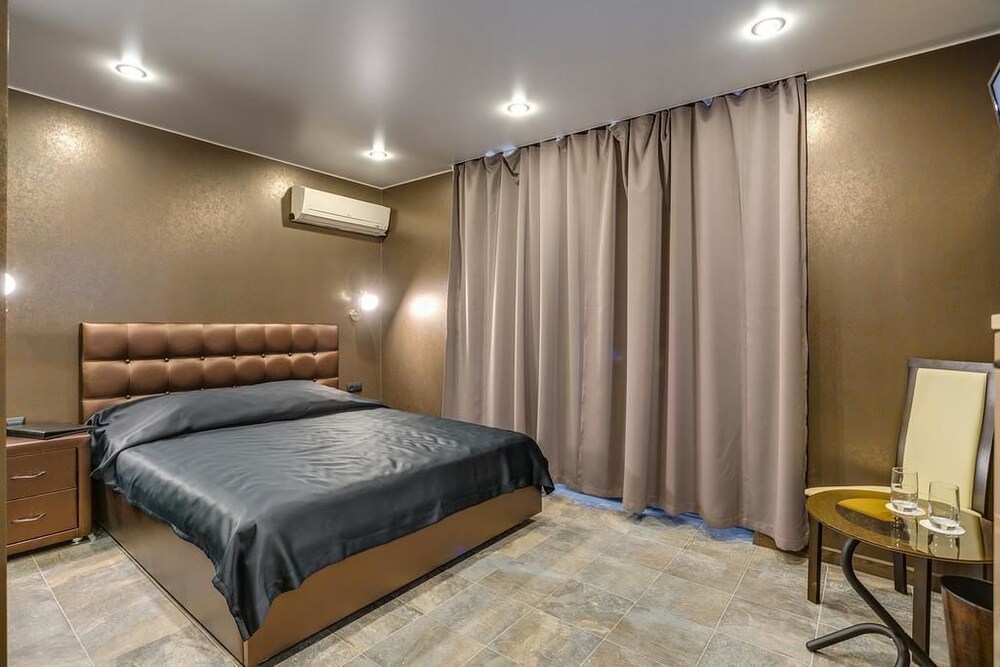 Grey Hotel