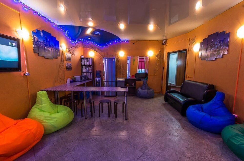 Hostel Time at the Red Gate