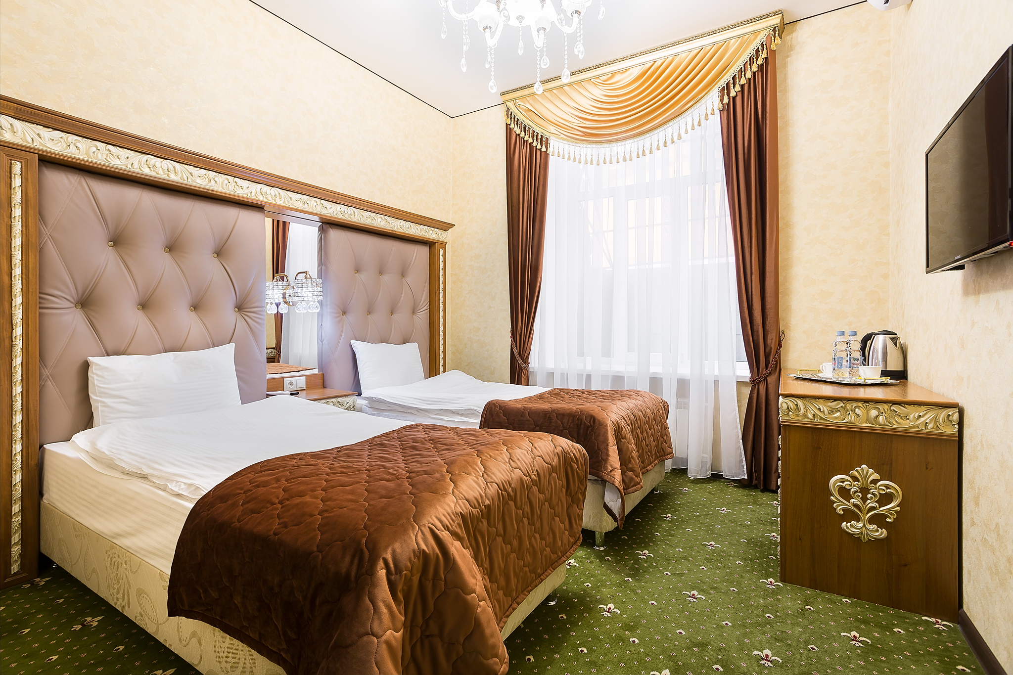 Hotel Empire