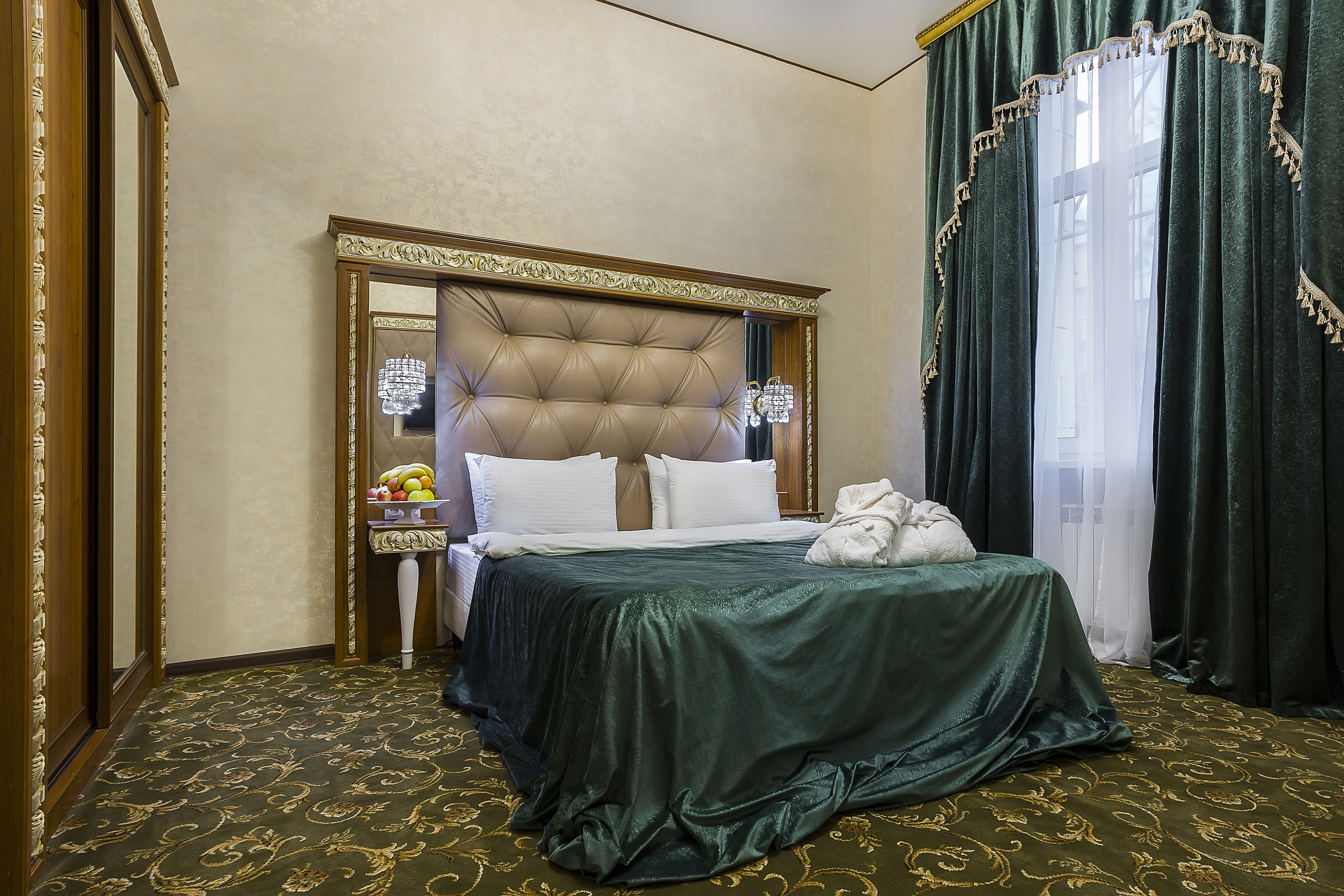 Hotel Empire