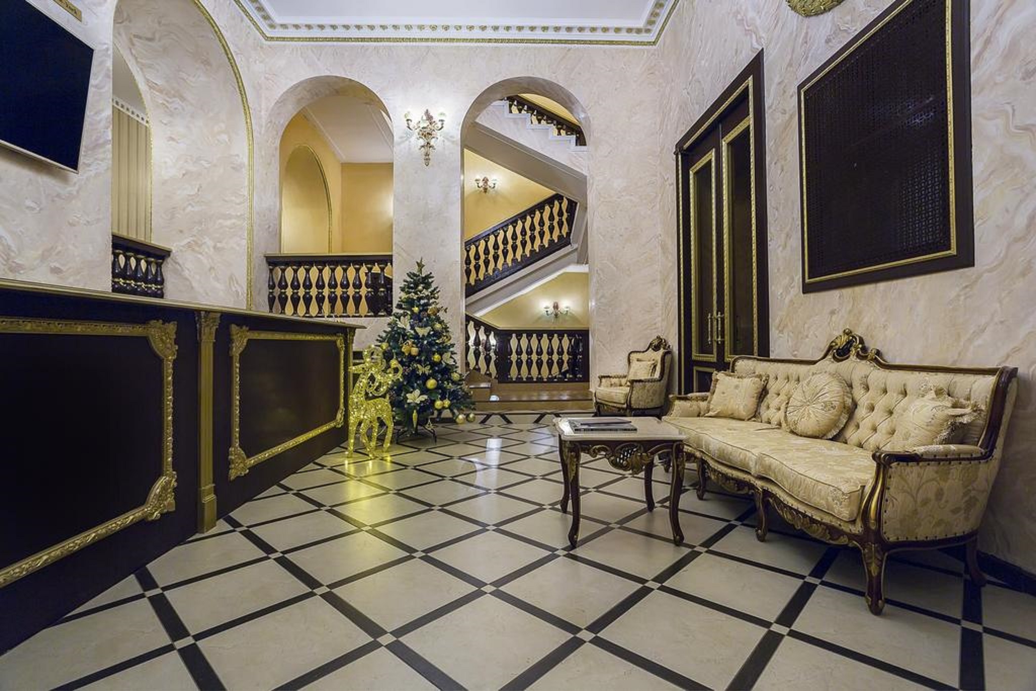 Hotel Empire