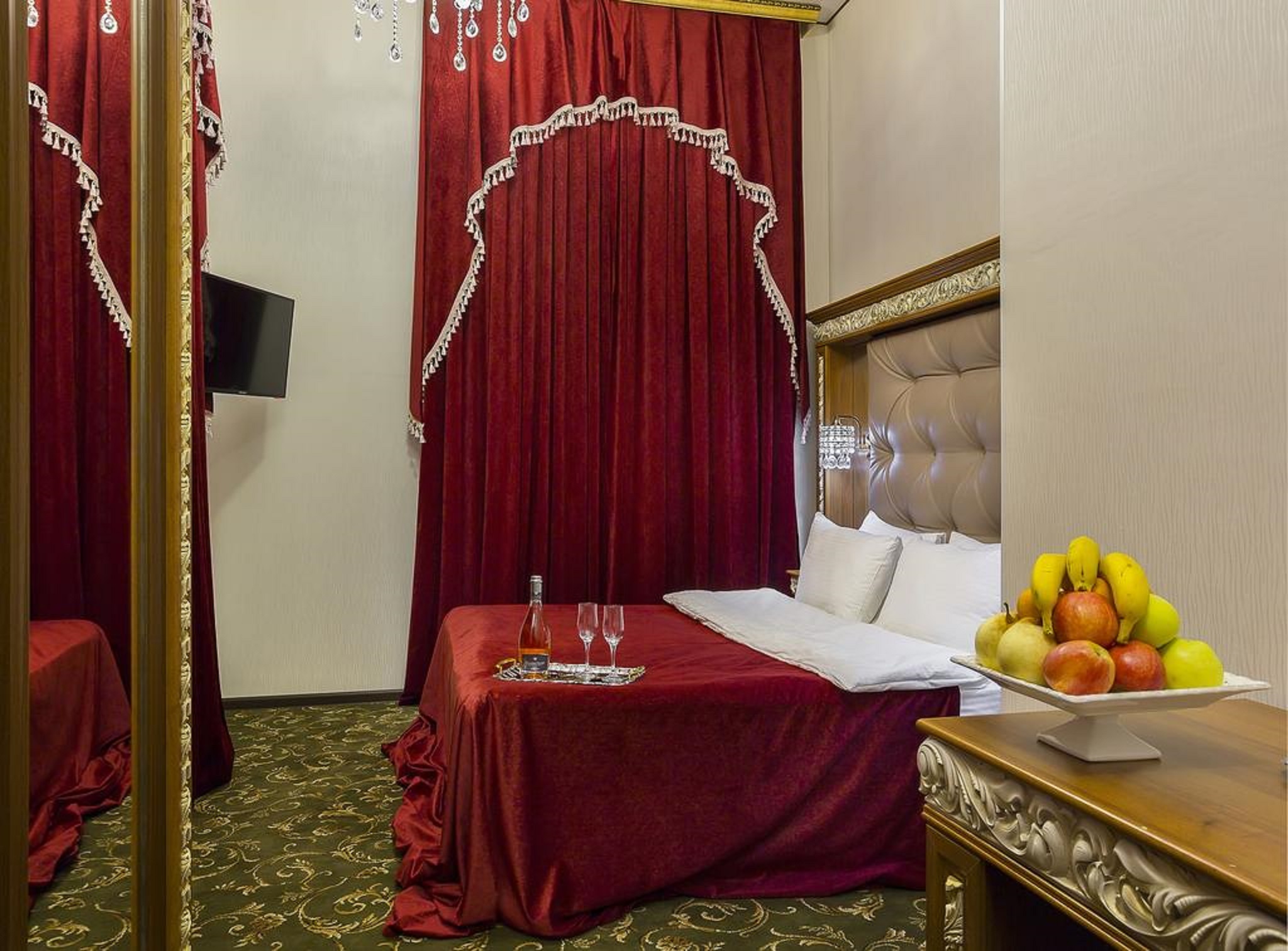 Hotel Empire