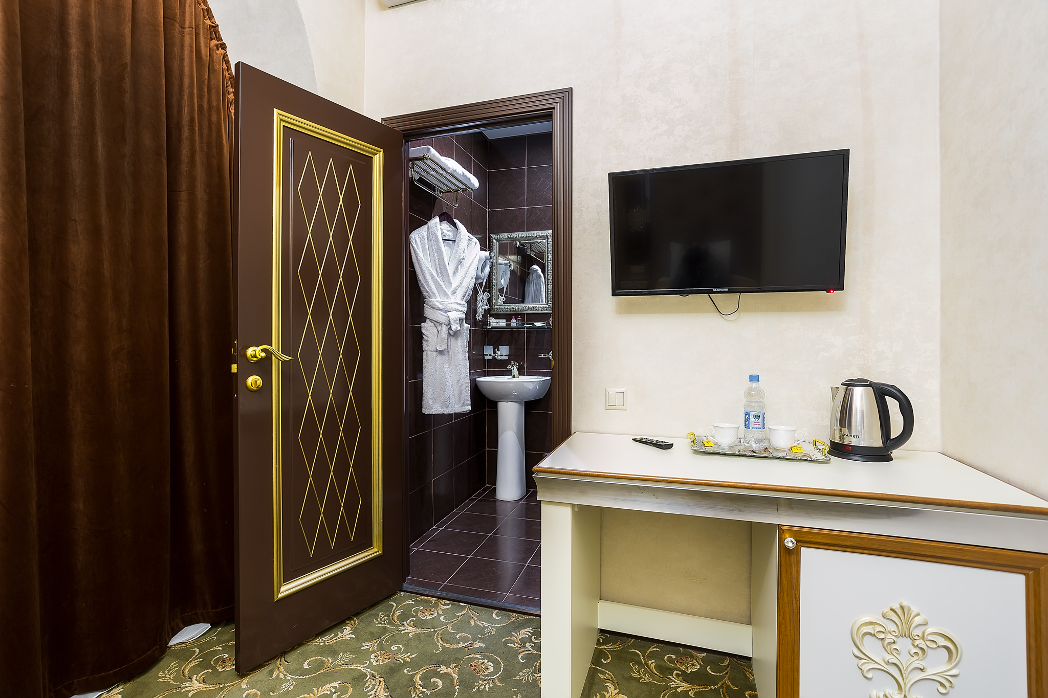Hotel Empire