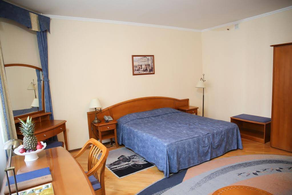 Hotel Ozerkovskaya