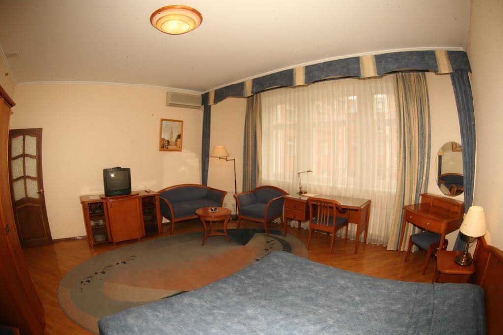 Hotel Ozerkovskaya