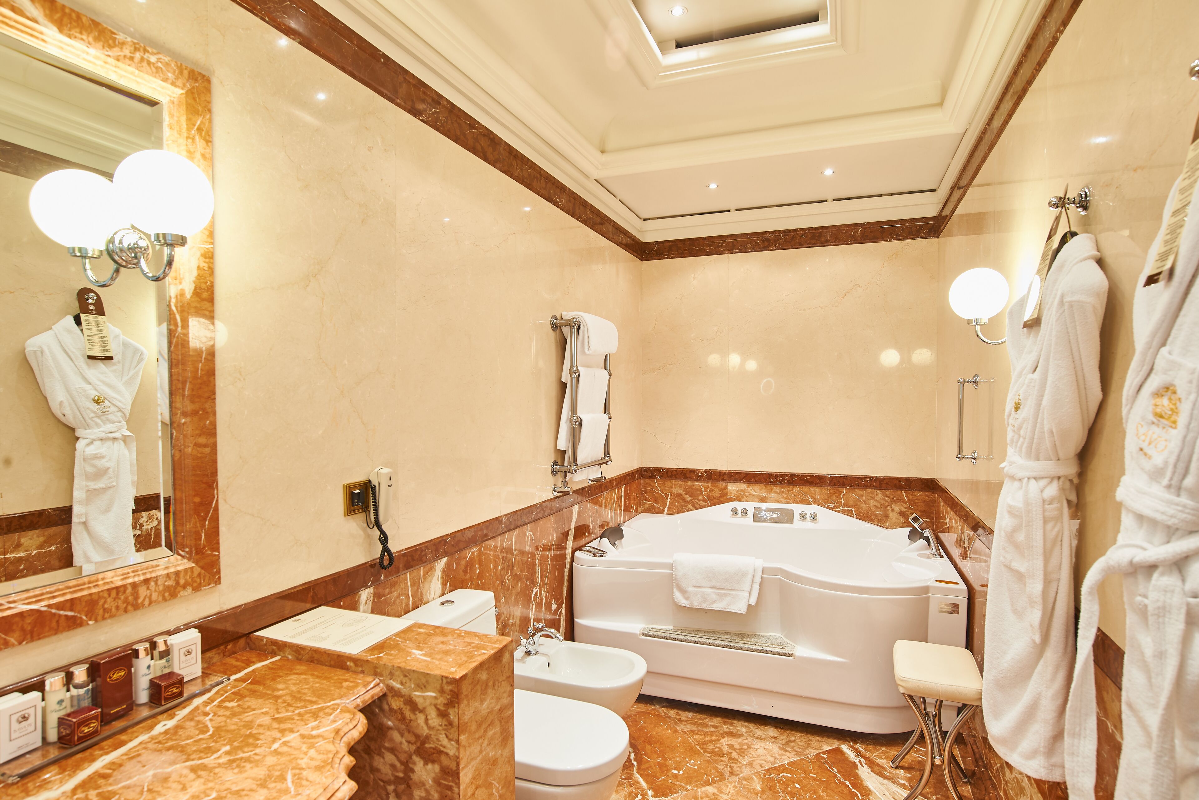 Hotel Savoy
