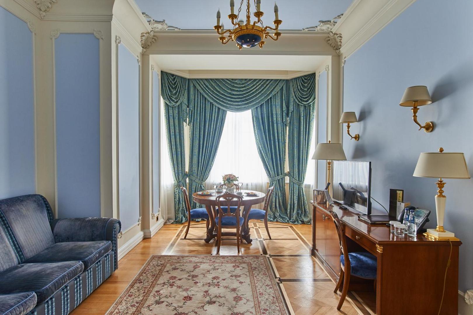 Hotel Savoy