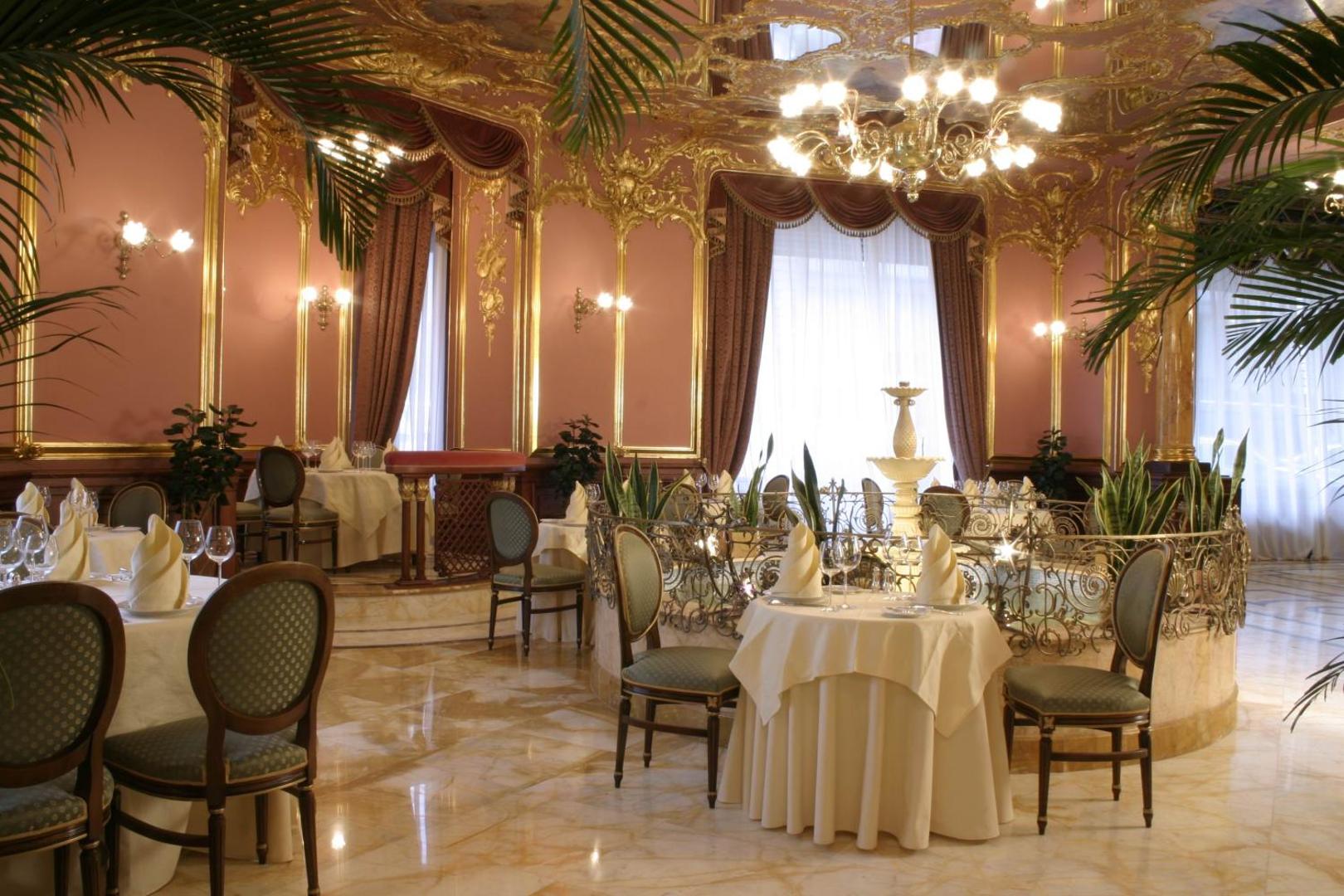 Hotel Savoy