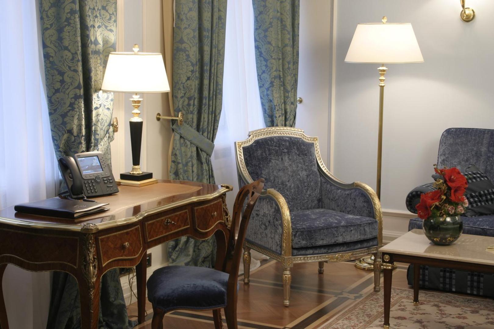 Hotel Savoy