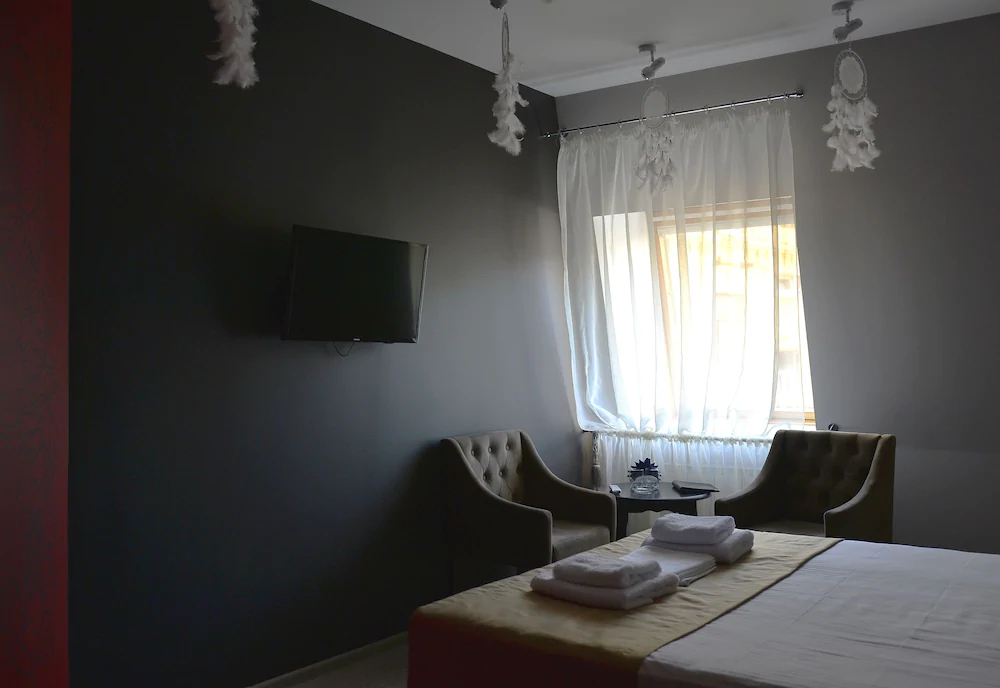 Inn Eliton