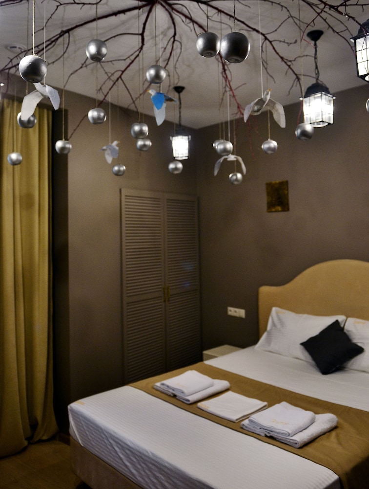 Inn Eliton