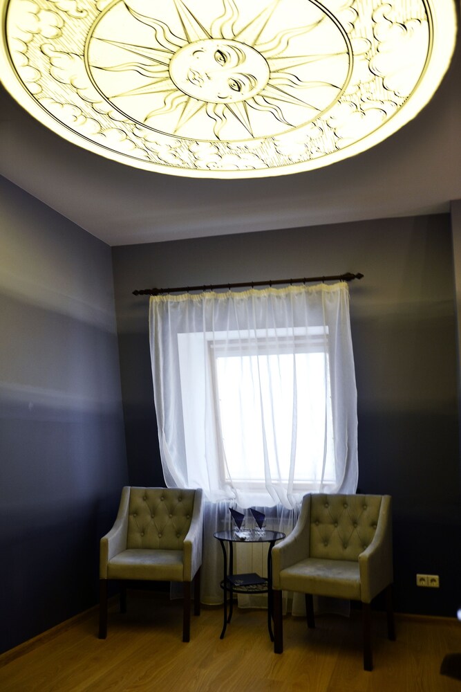 Inn Eliton