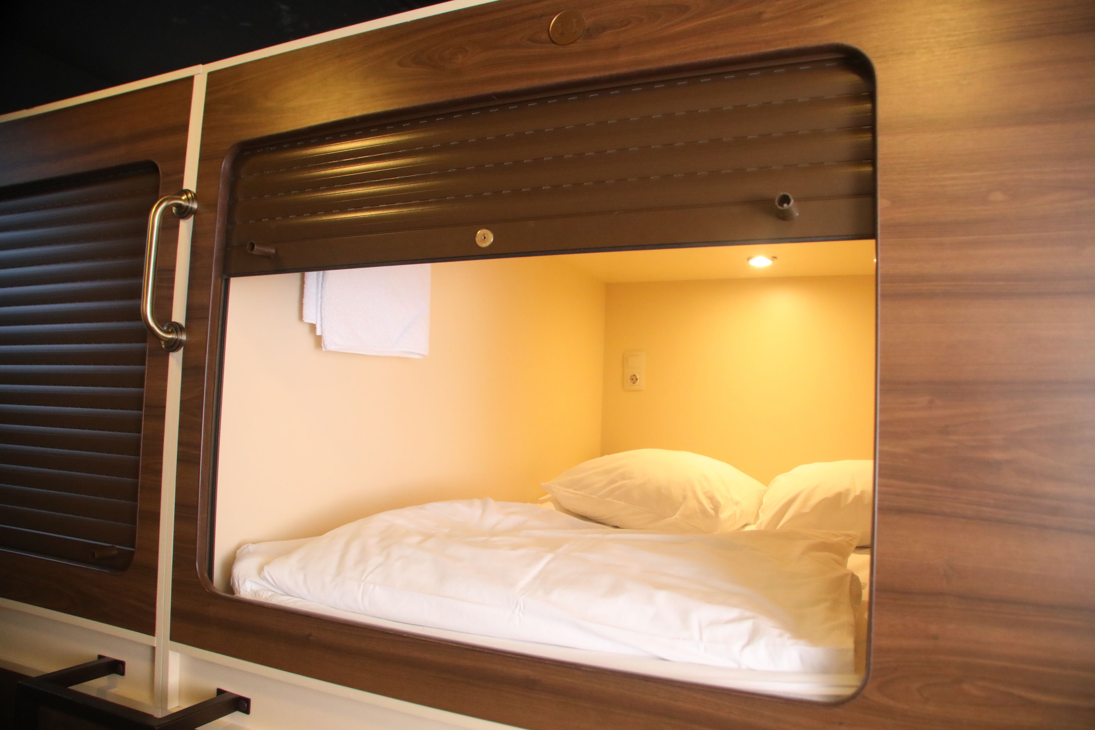 Capsule Hotel InterQUBE Tretyakovskaya