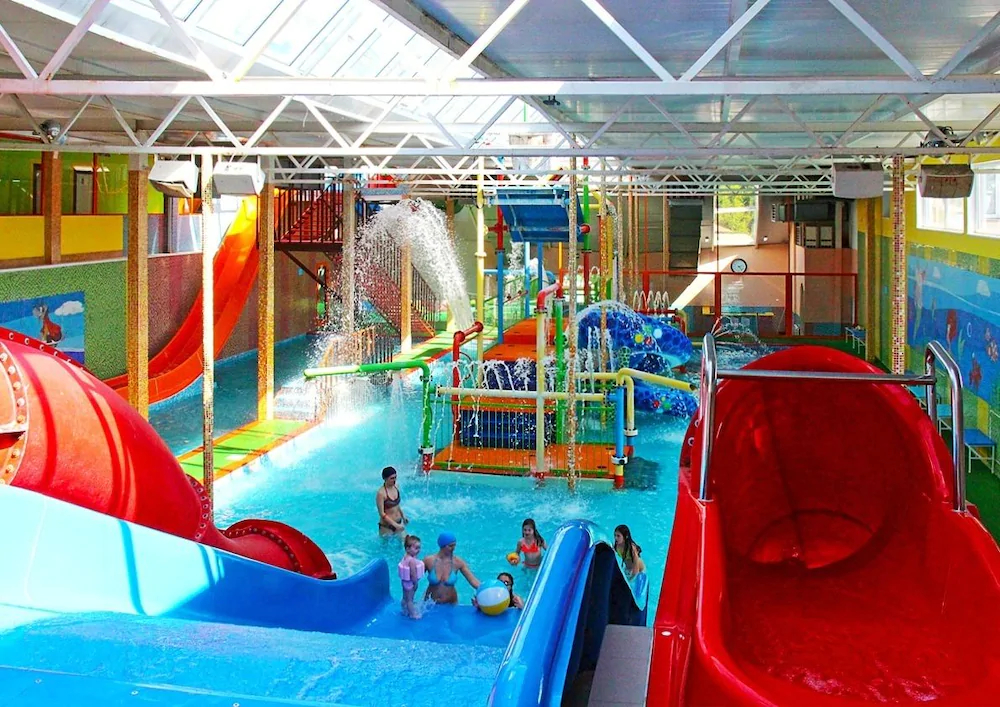 Juna Life Country Club Hotel