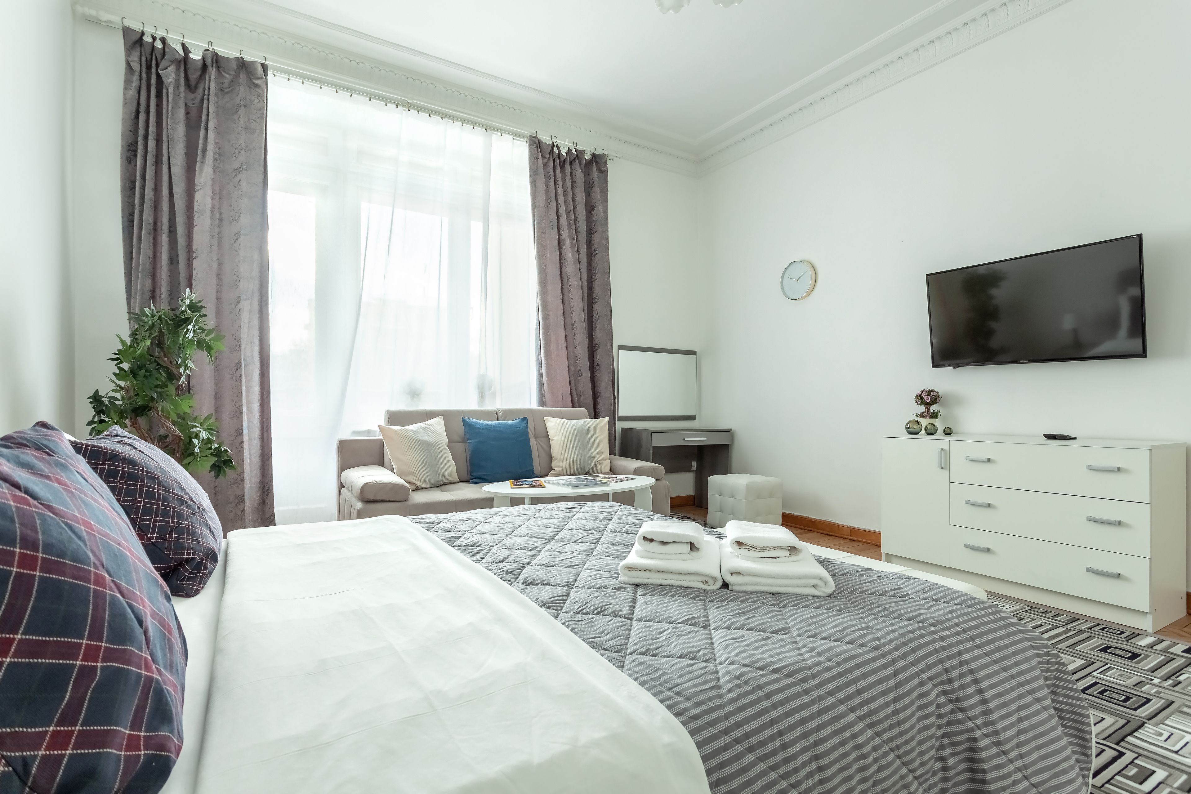 Kotelnicheskaya Royal Tower