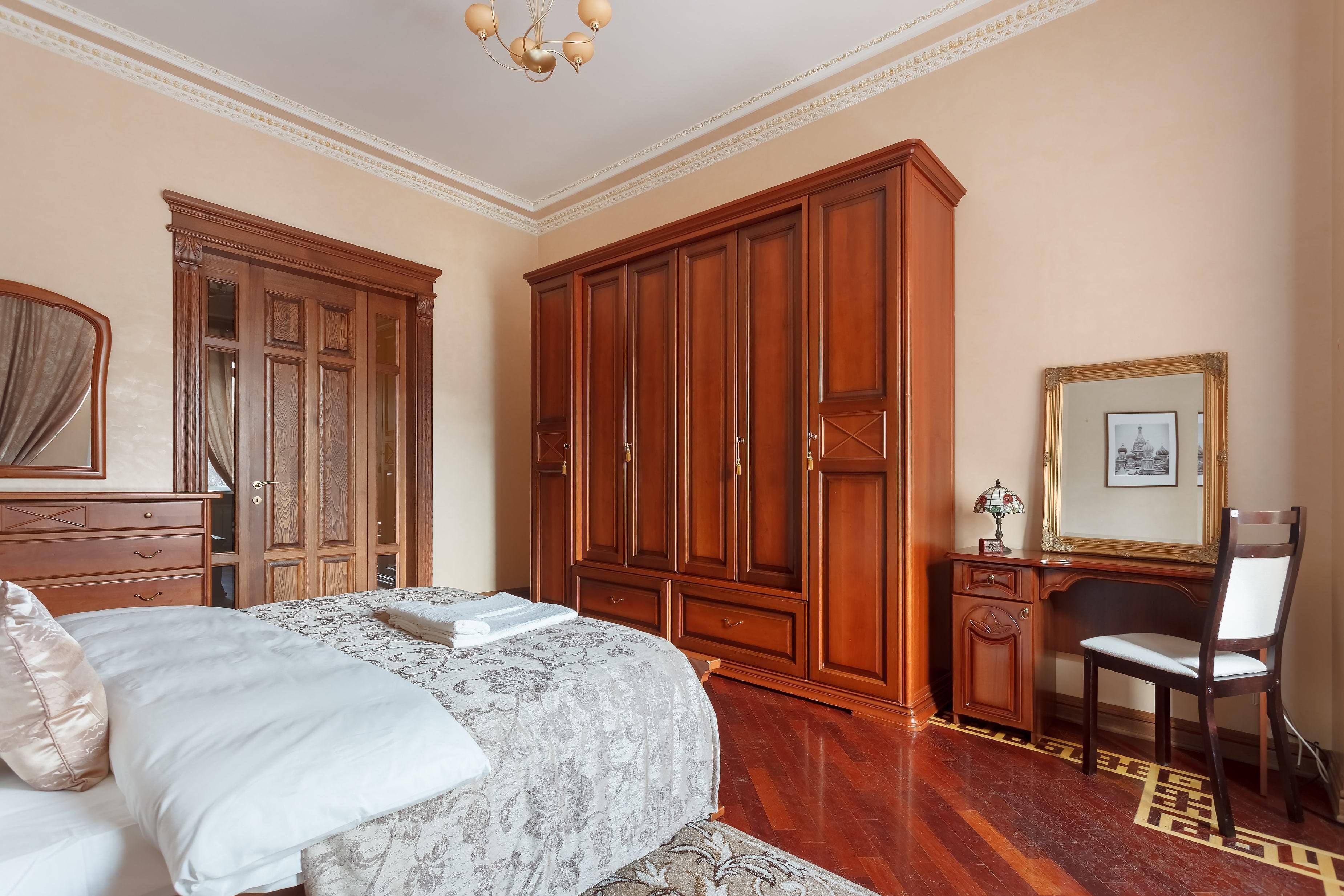 Kotelnicheskaya Royal Tower