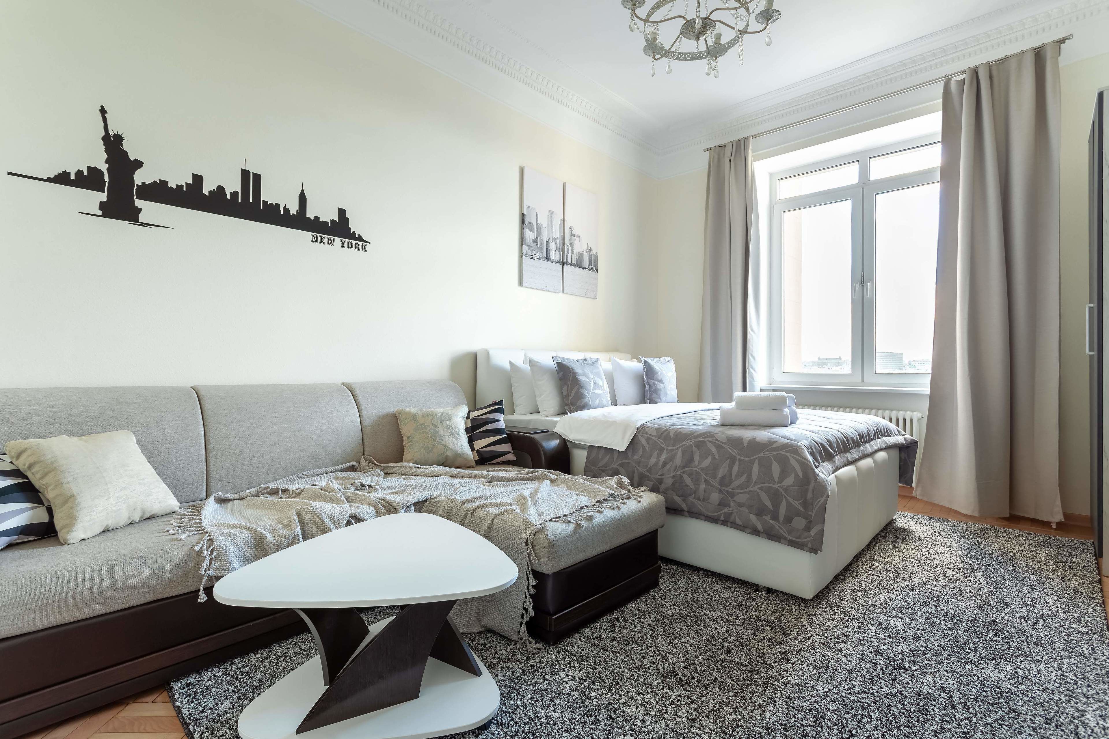 Kotelnicheskaya Royal Tower