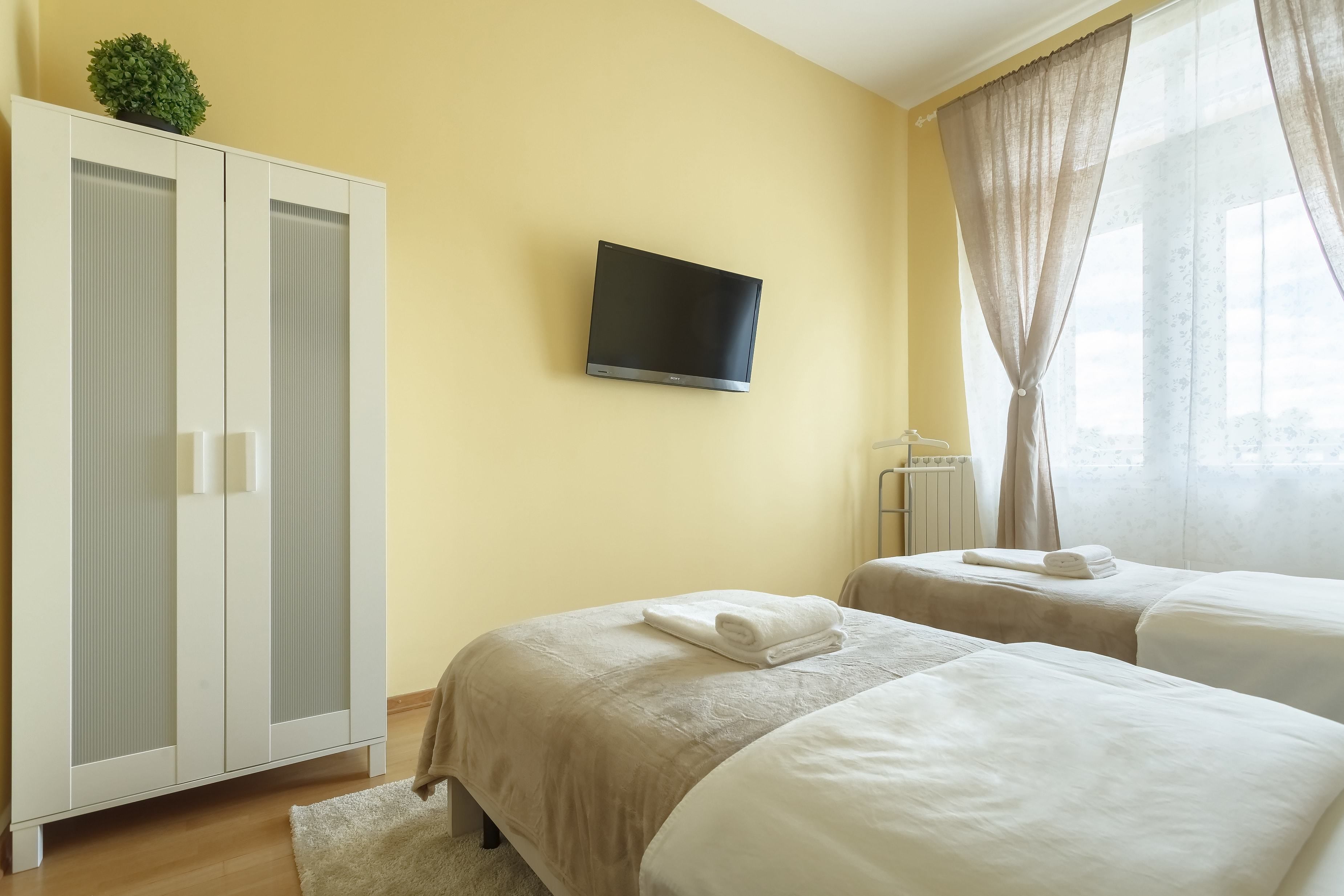 Kotelnicheskaya Royal Tower