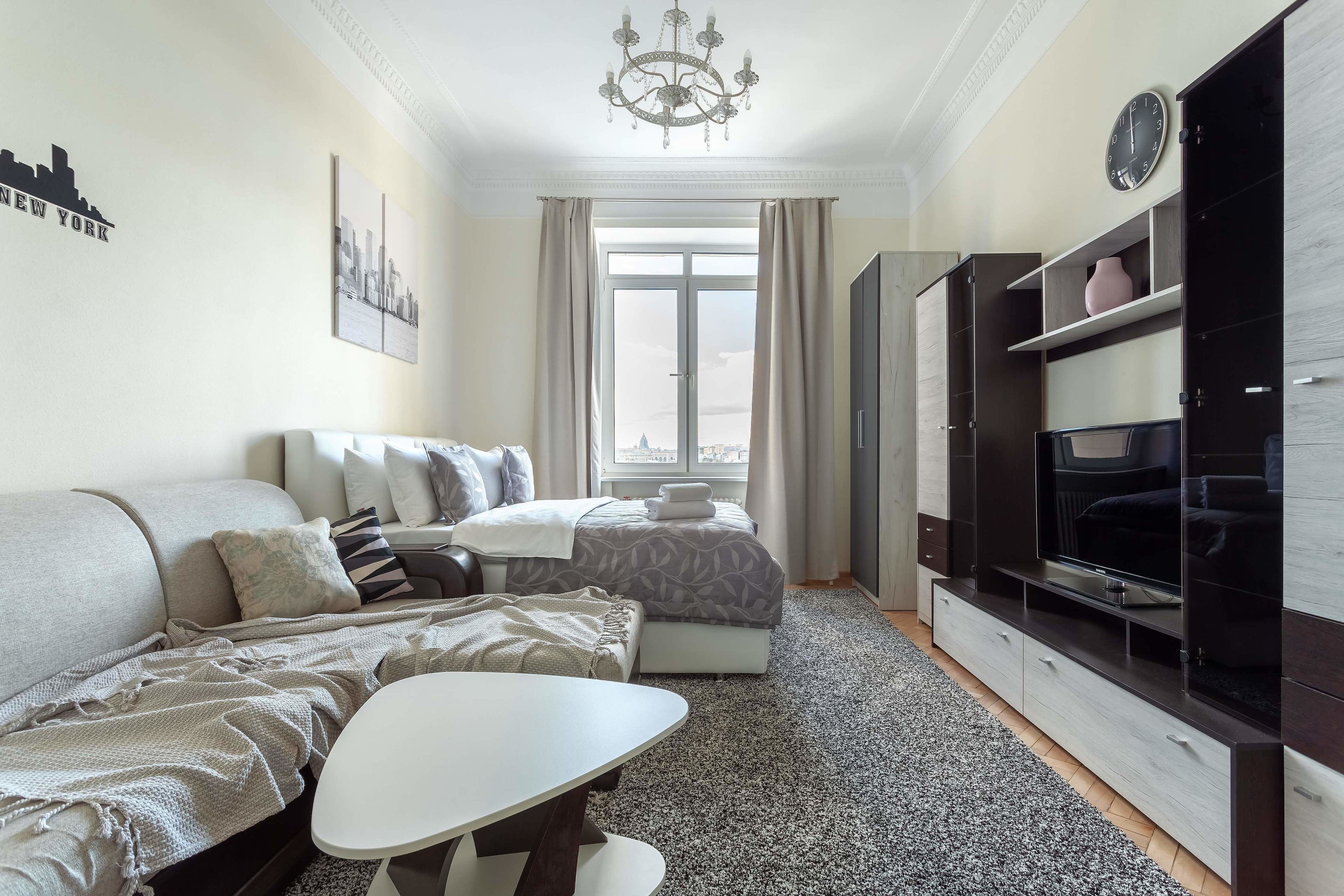 Kotelnicheskaya Royal Tower