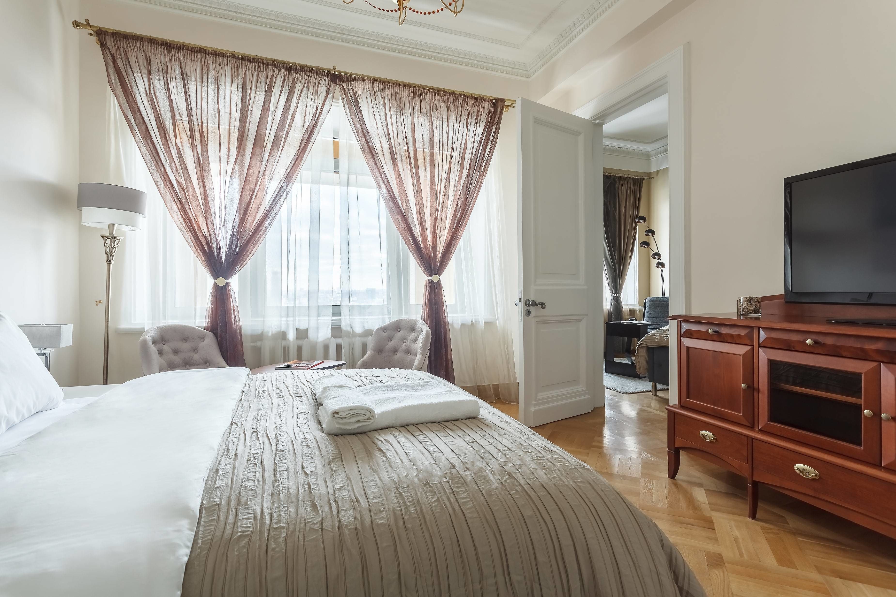 Kotelnicheskaya Royal Tower