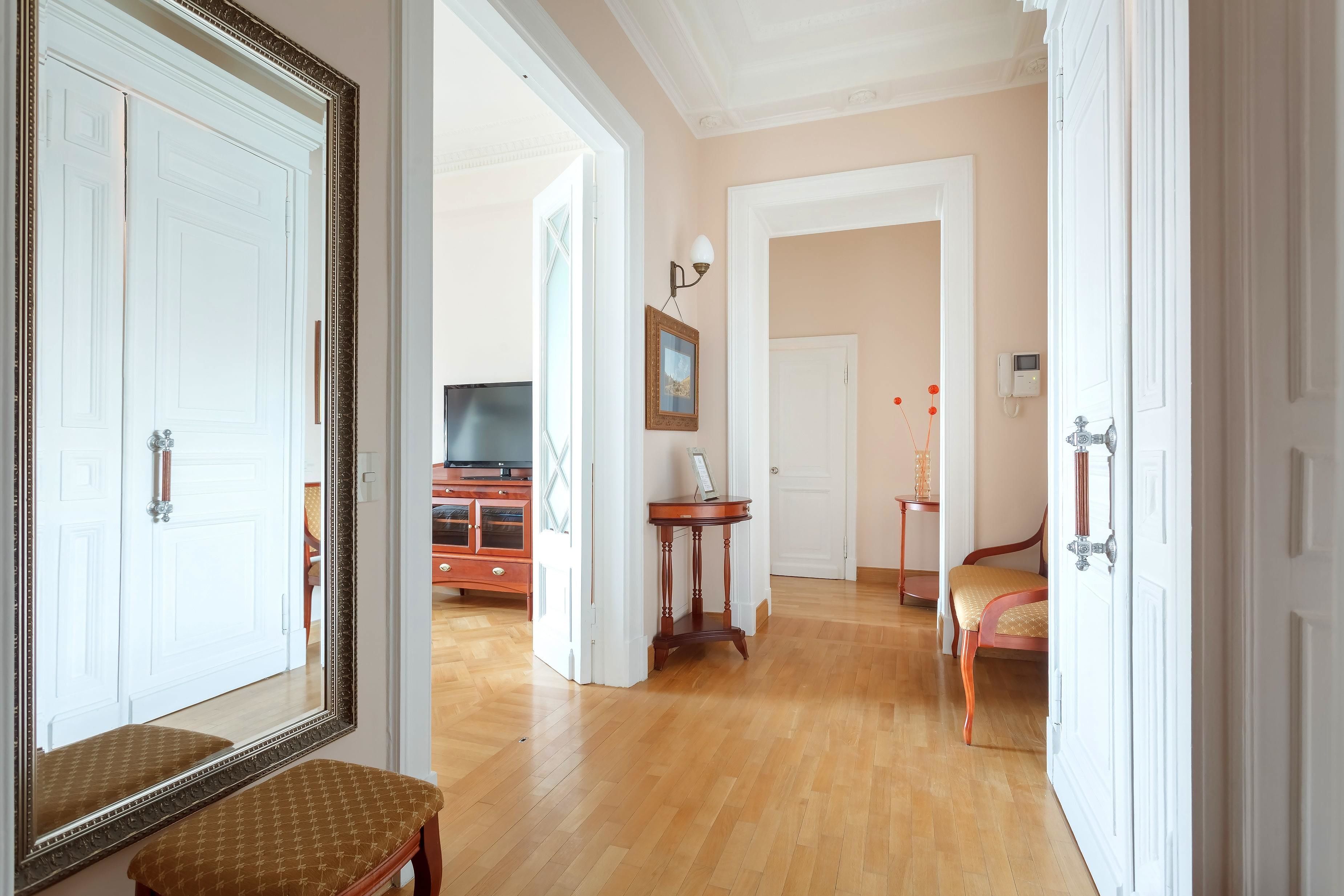 Kotelnicheskaya Royal Tower