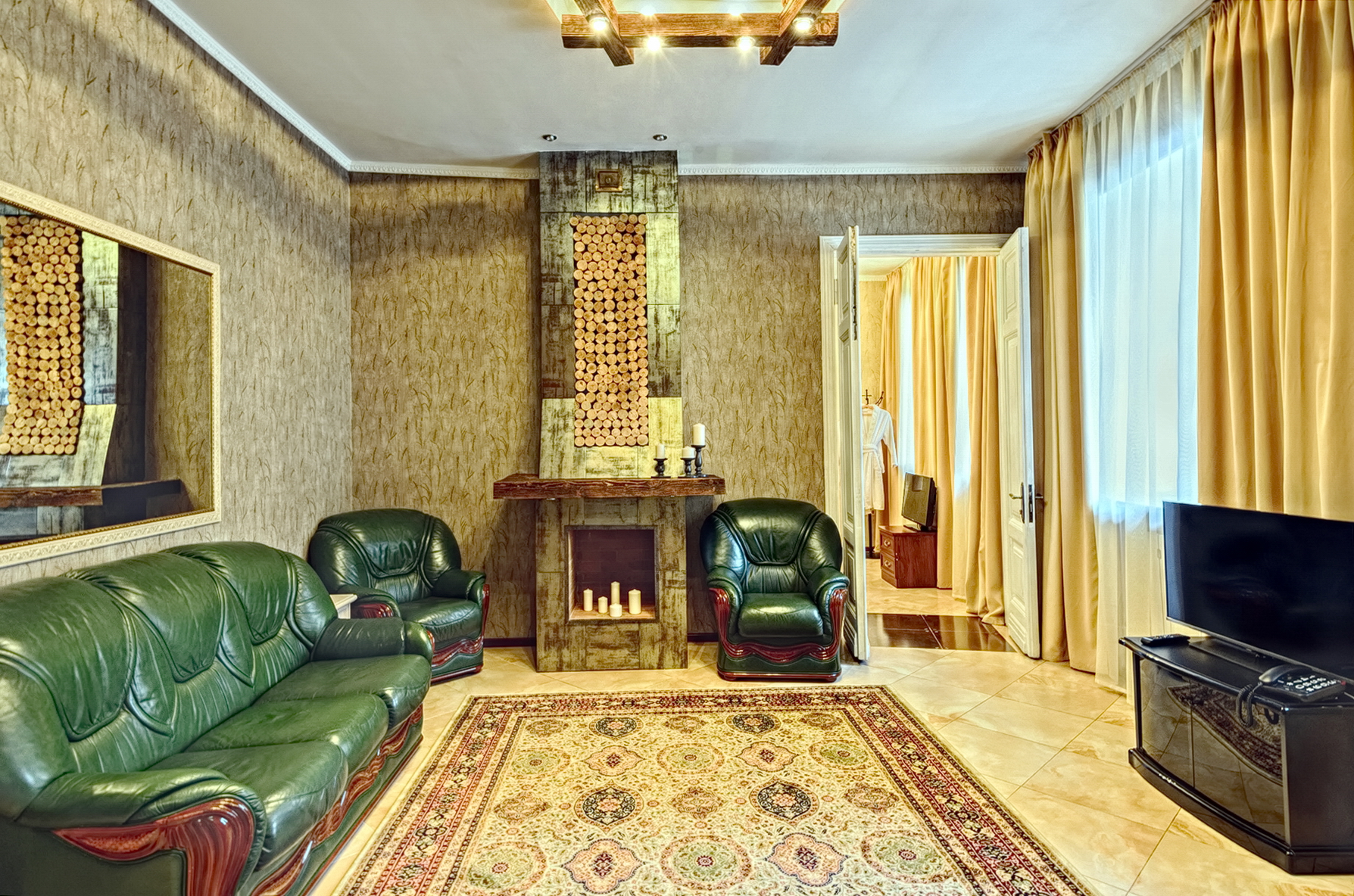 LeonArt Hotel