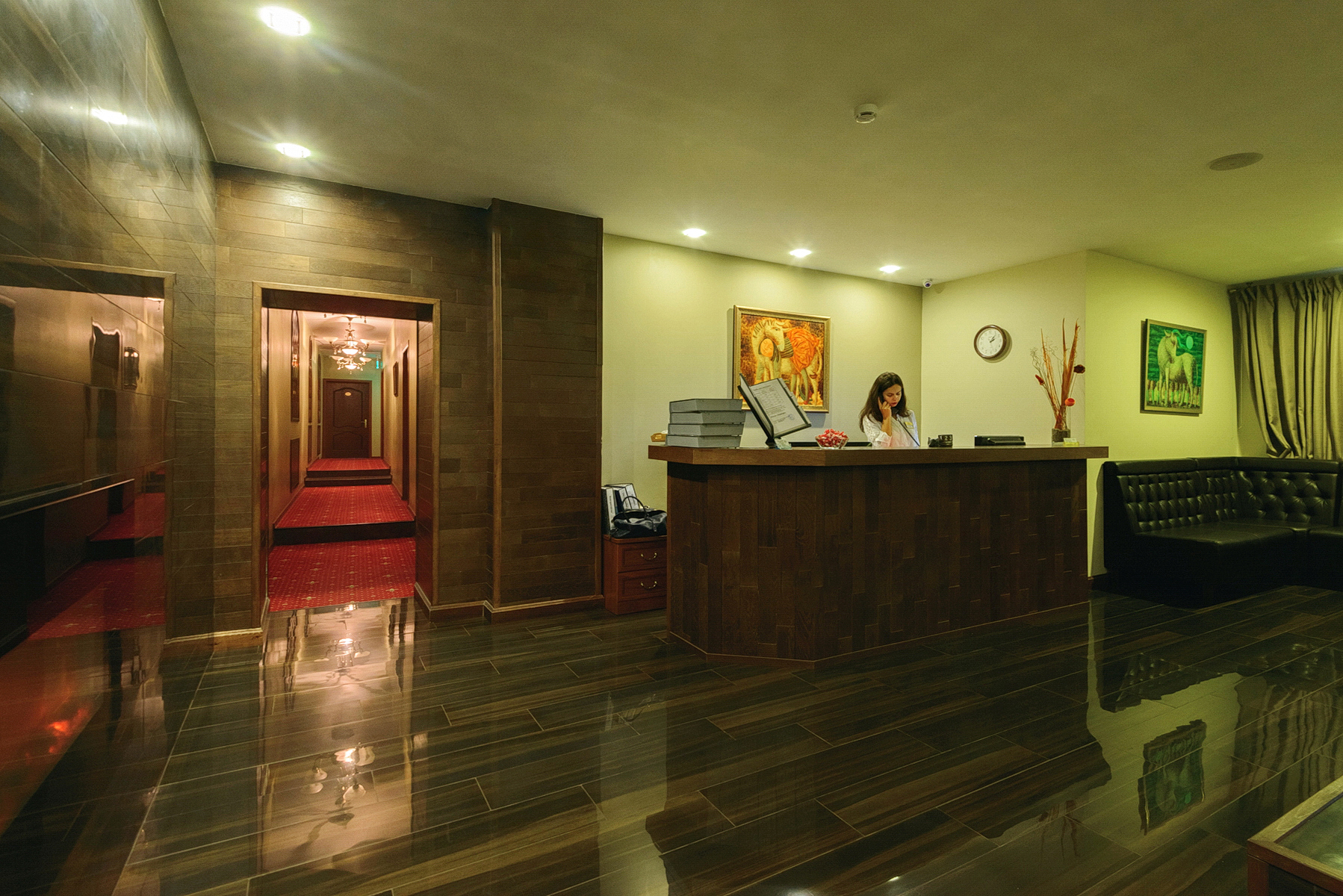 LeonArt Hotel