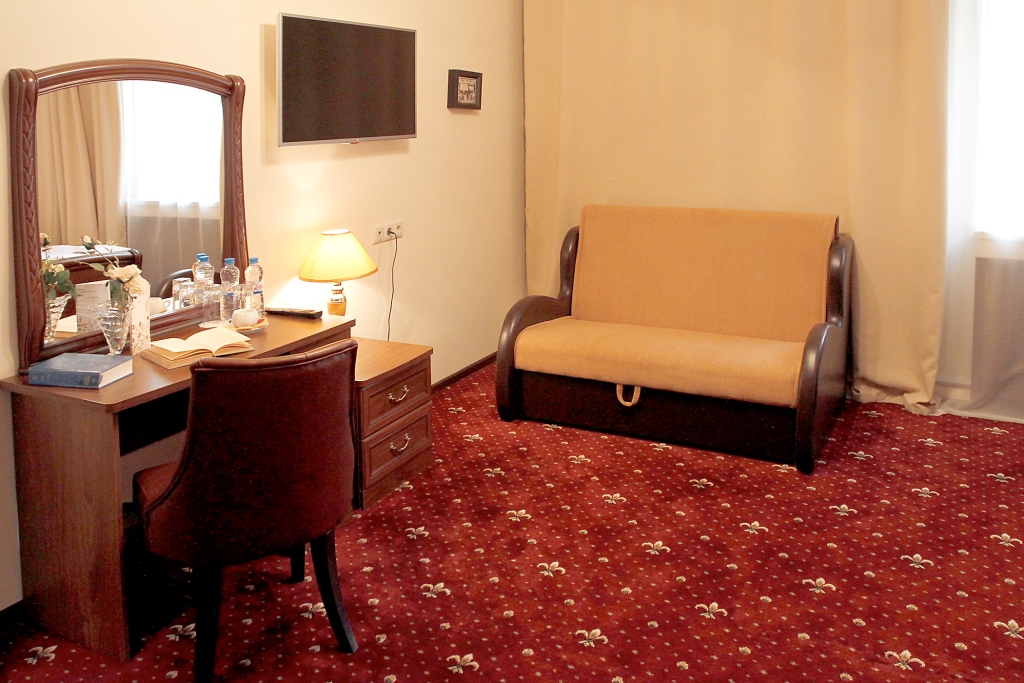LeonArt Hotel
