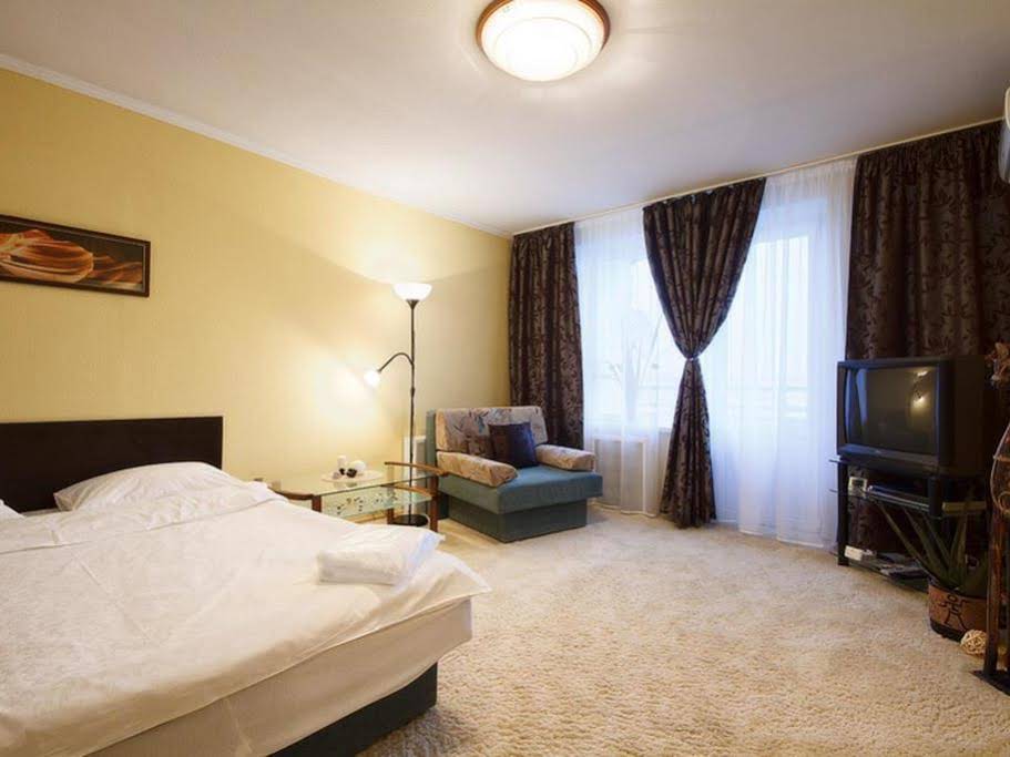 LikeHome Apartments Polyanka