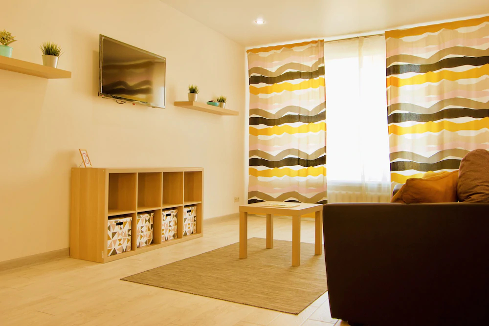 LUXKV Apartment on Nikoloyamskiy