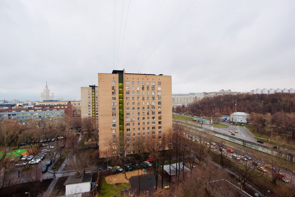 LUXKV Apartment on Nikoloyamskiy