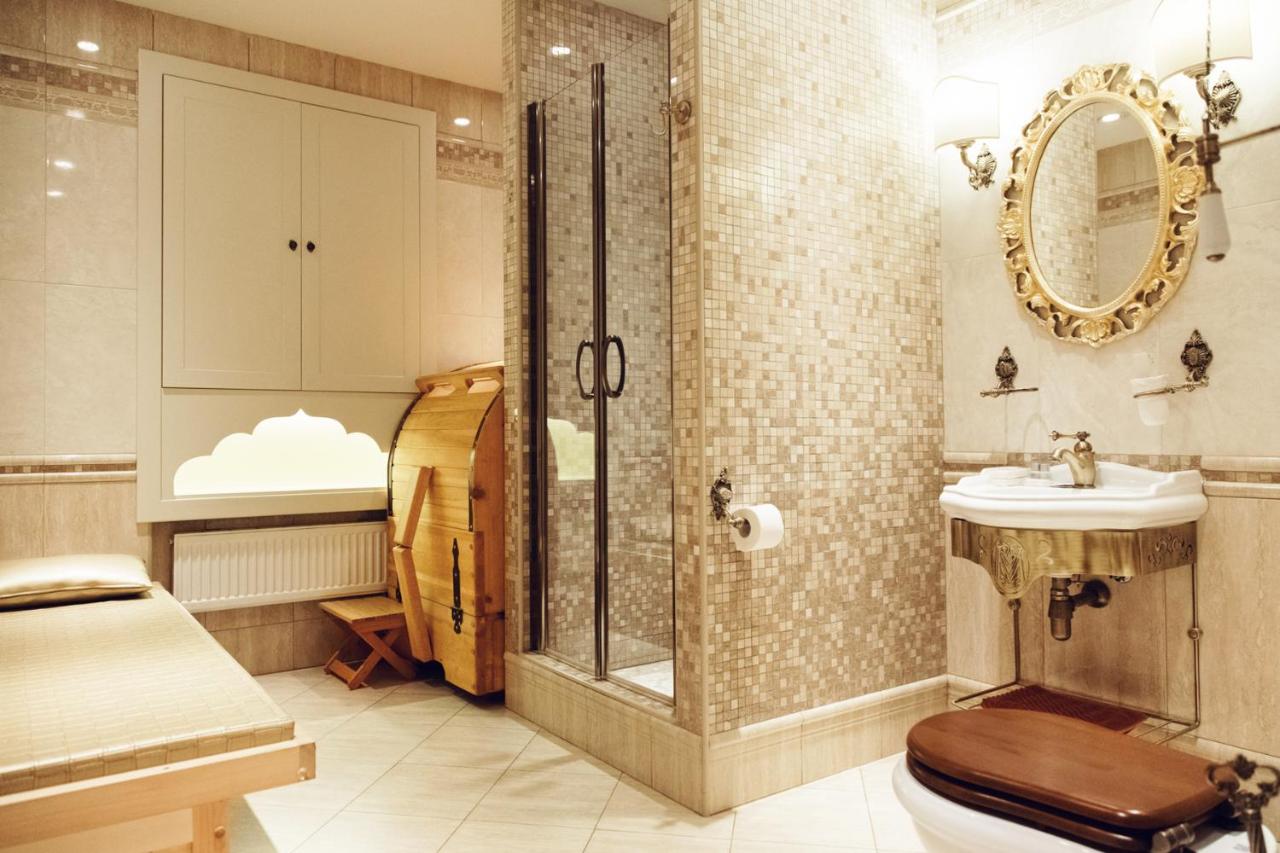 Menshikov Boutique Hotel